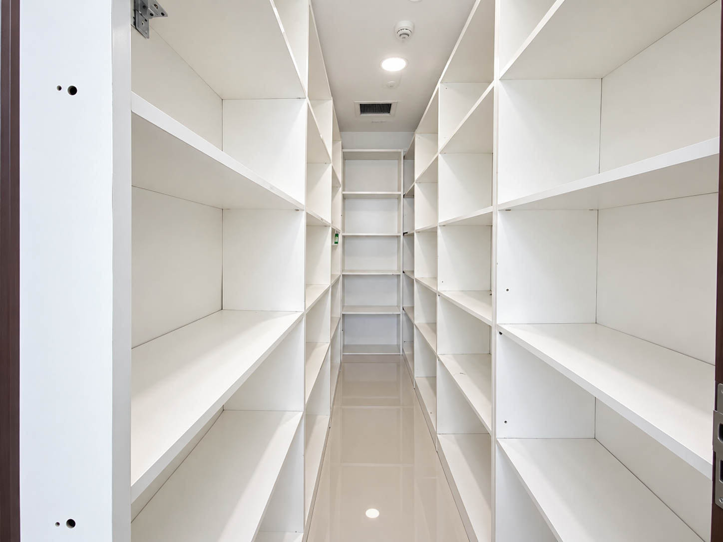 Huge Office Layout | Prime Location | Fitted - View 9
