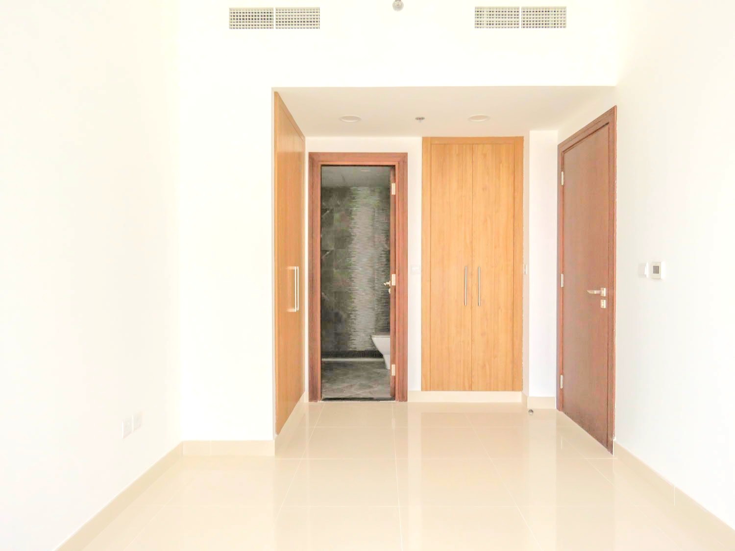 Bright Studio | Vacant | High Floor