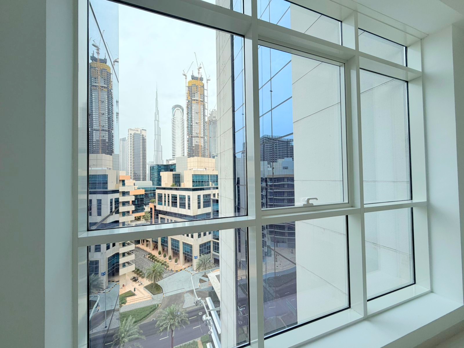 Burj Khalifa View | Spacious Layout | Vacant - View 8