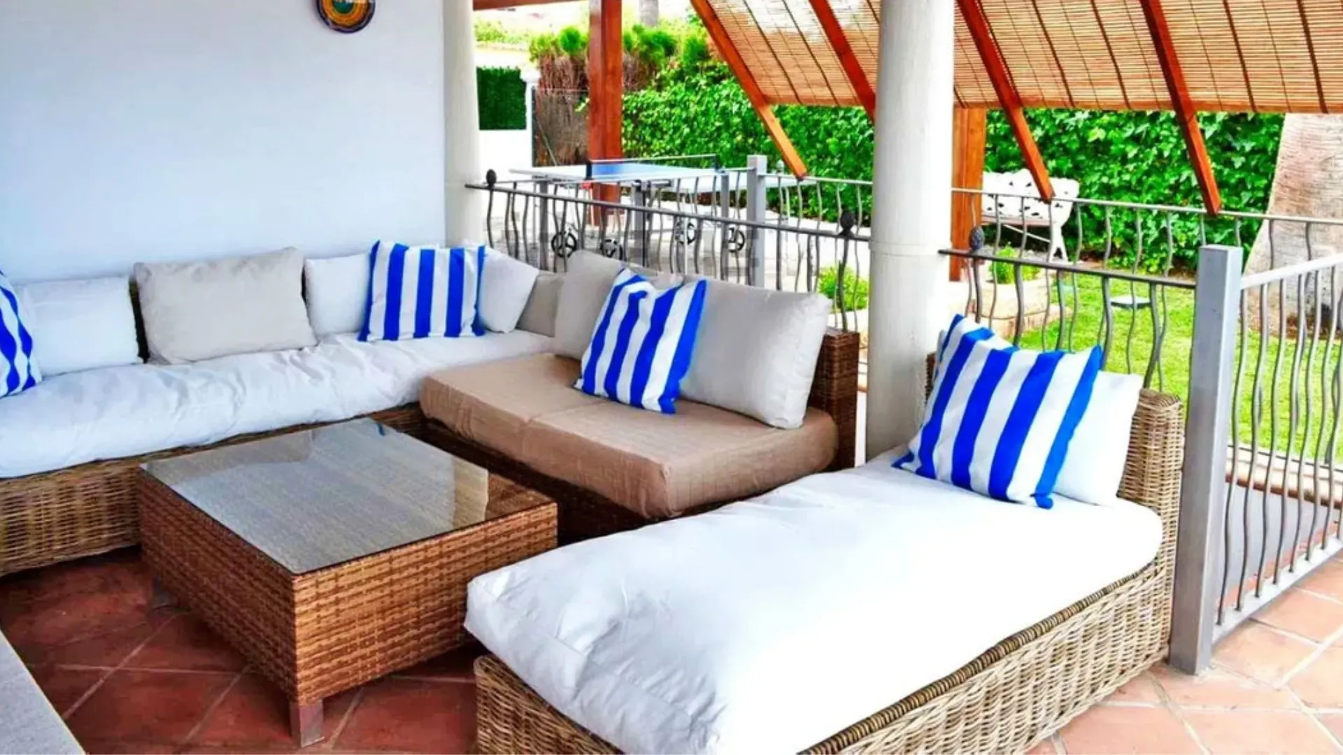 290 m2 villa for sale in Marbella - View 8