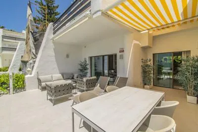 Luxury Beachfront Townhouse for Sale on Marbella’s Prestigious Golden Mile - View 7