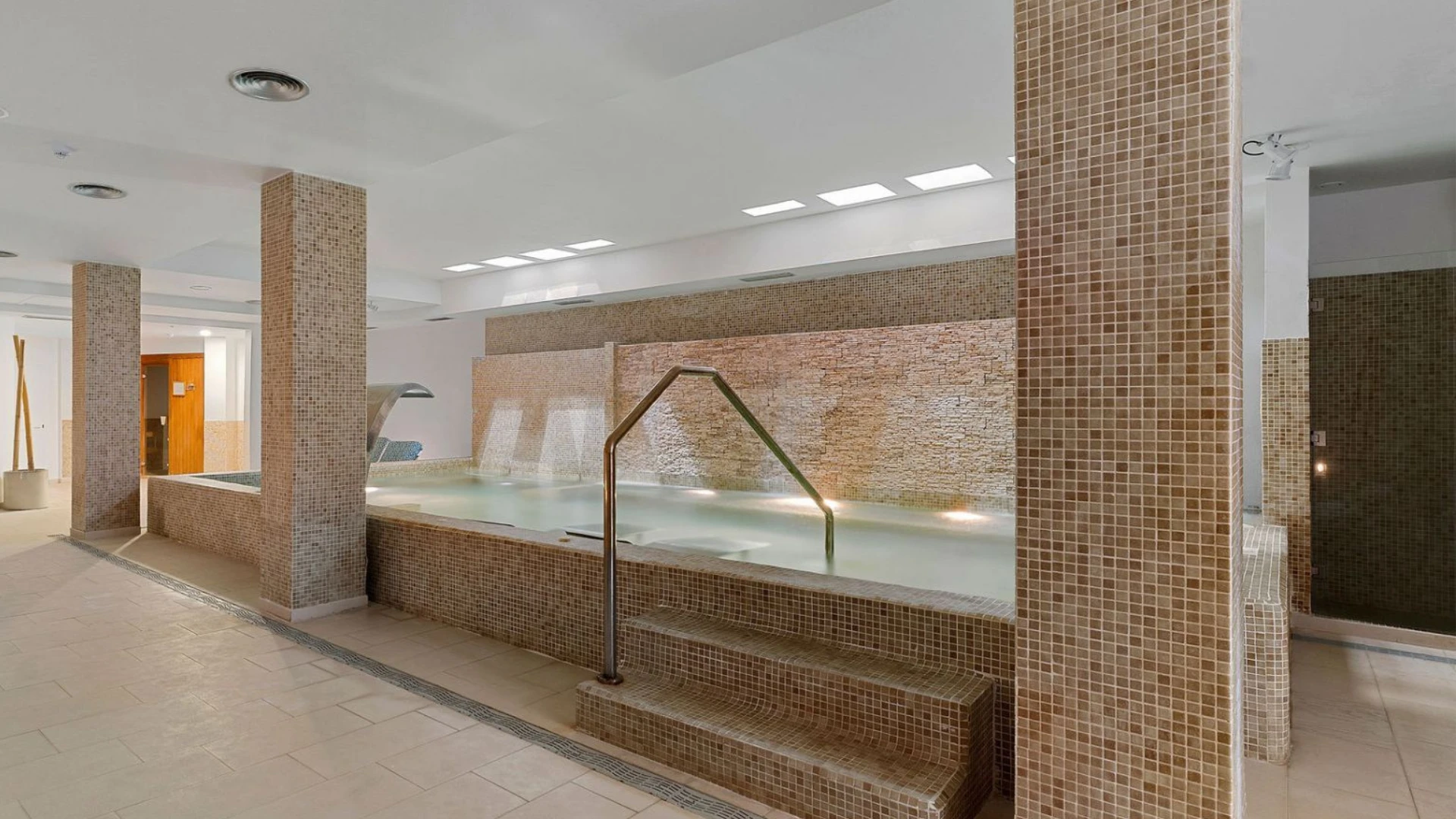 223 m² duplex for sale in Marbella - View 10