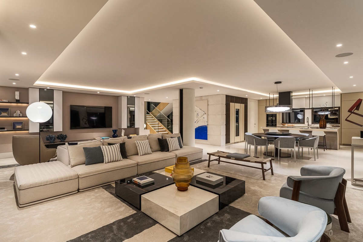 Marbella Hill Club Bespoke Mansion - View 25