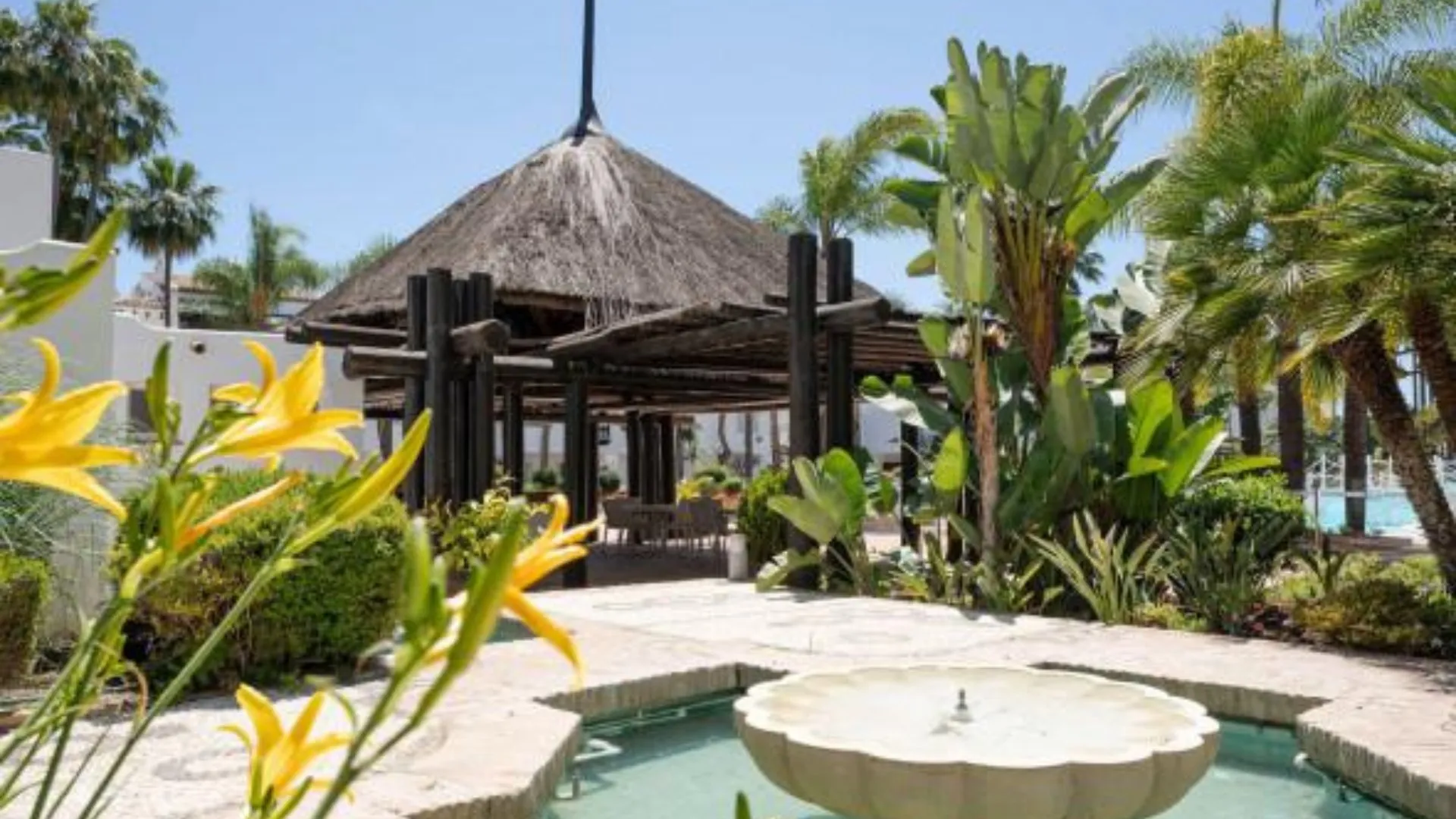 Apartment Marbella – Frontline Beach Luxury in Puente Romano - View 9