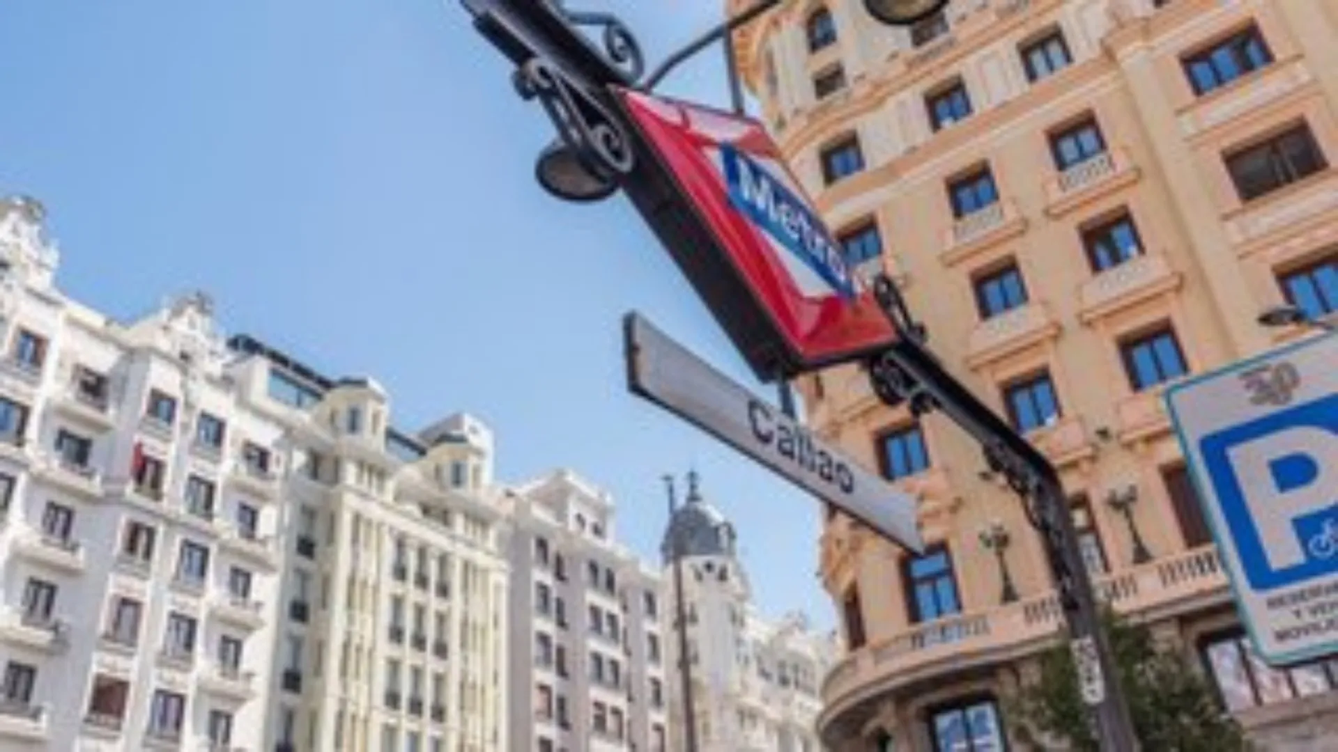 Bright & Spacious 3-Bedroom Apartment in the Heart of Madrid – Your Dream Home Awaits! - View 7