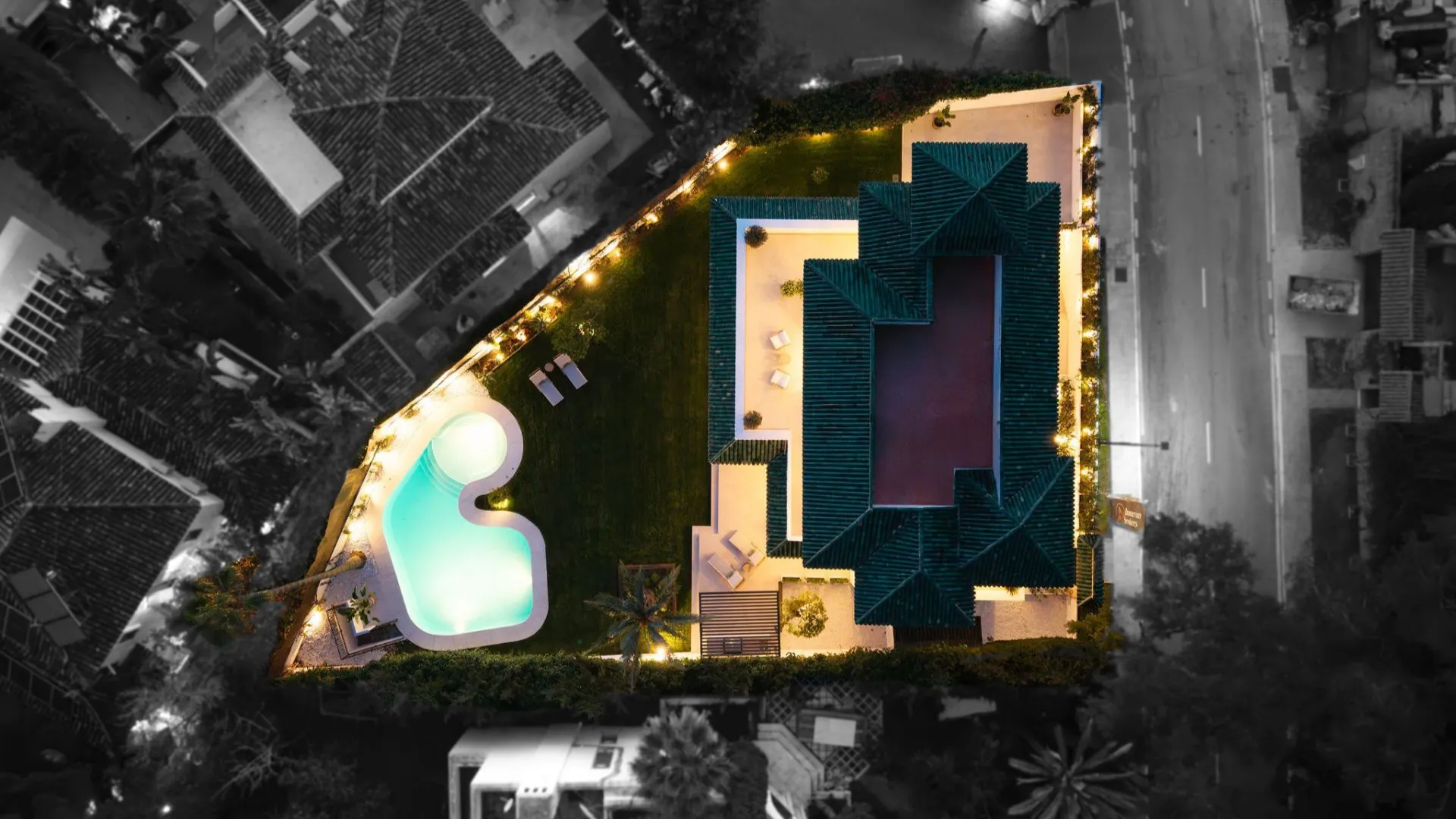 290 m² villa for sale in Marbella - View 8