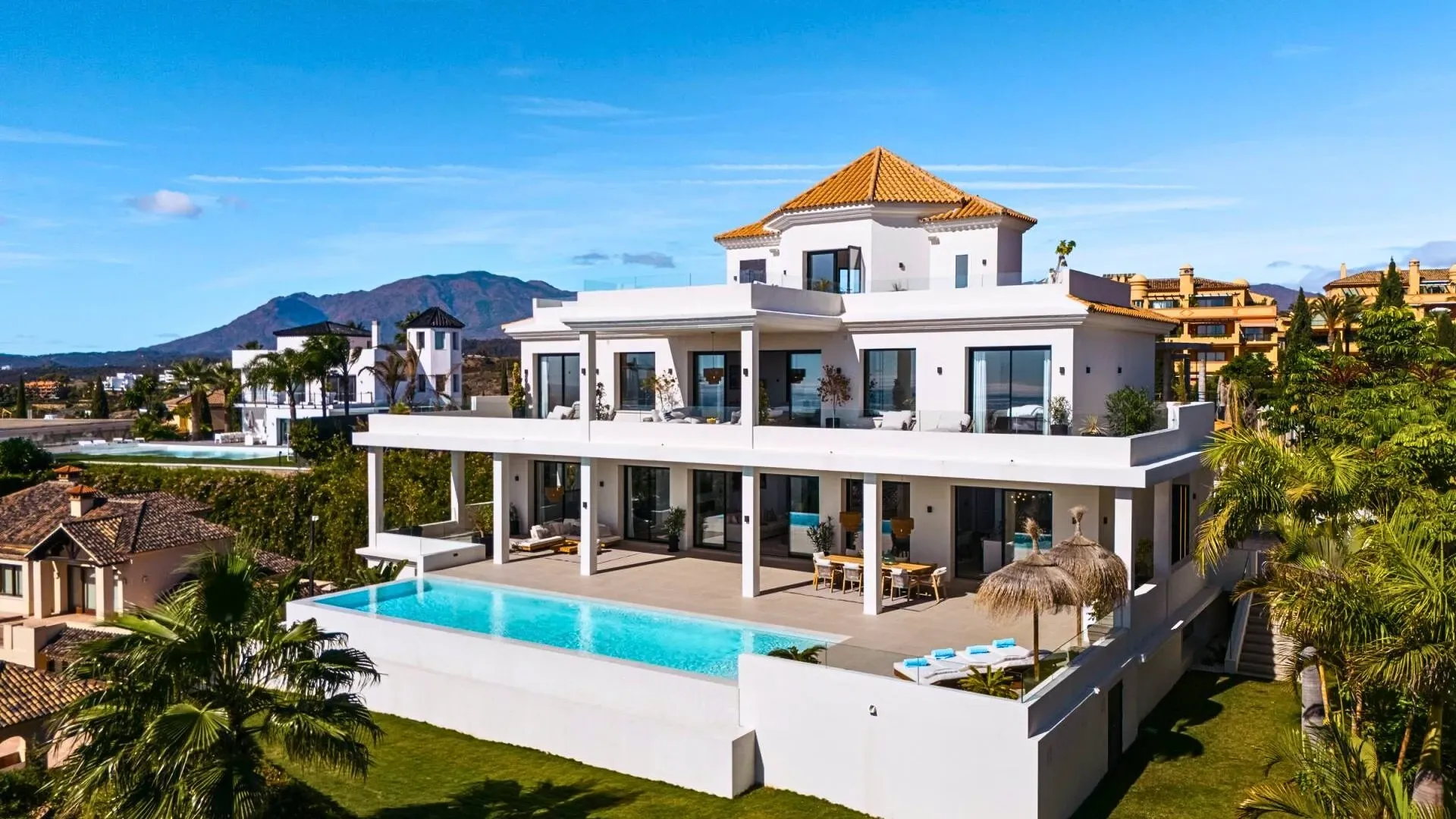 1600 square meter villa for sale in malaga - View 11