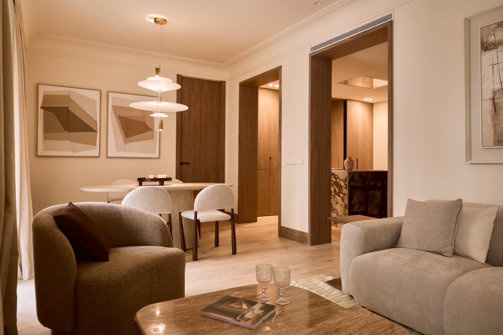 Elegant Designer Apartment in Salamanca - View 16