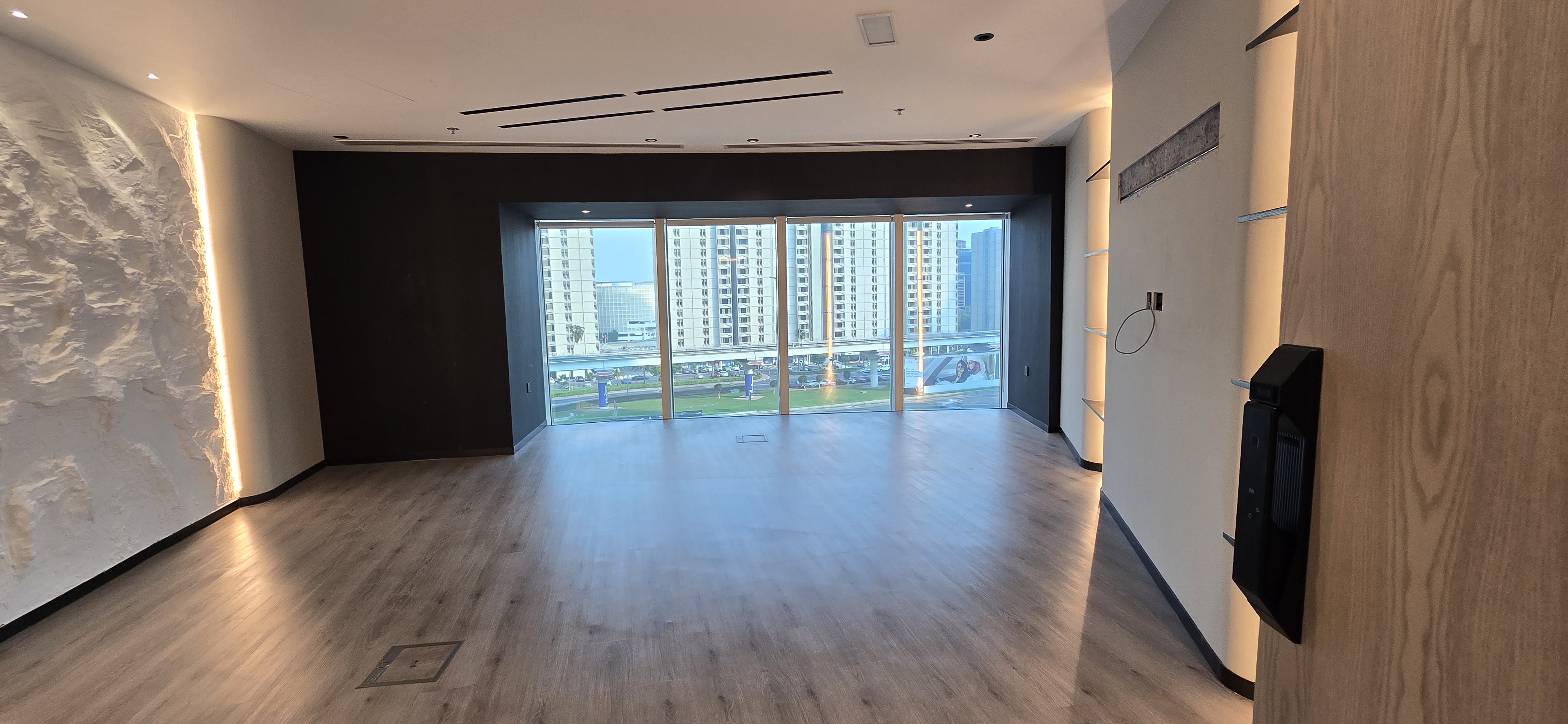 Fully Fitted | Prime Location | Ready to Move - View 7