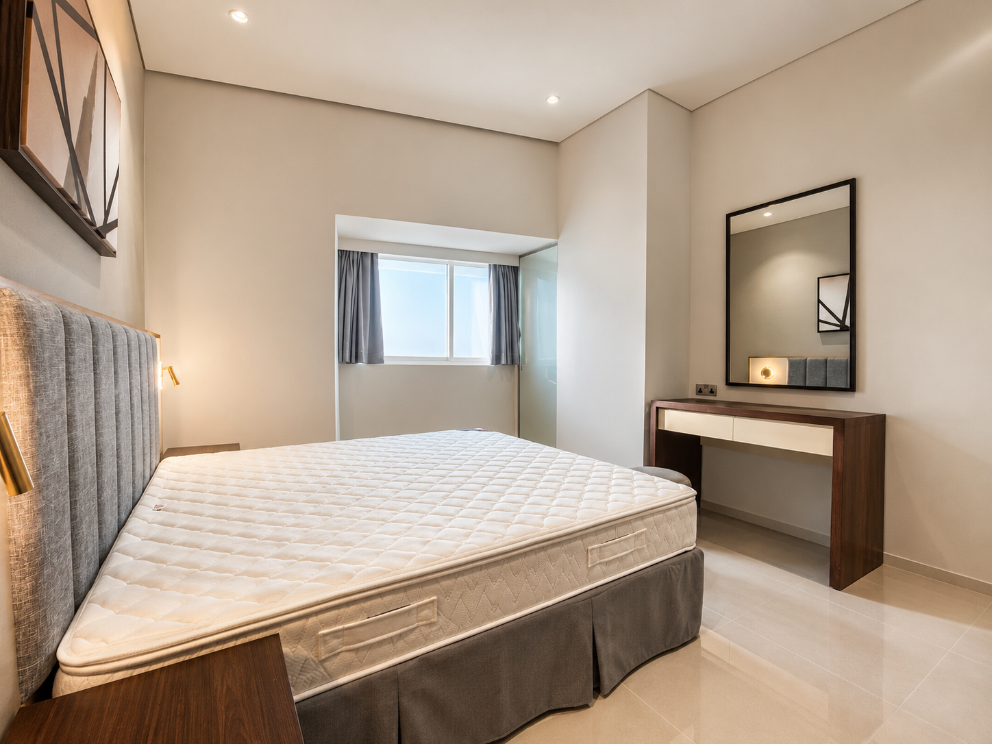Furnished 1 BHK | High Floor | Sea View - View 9