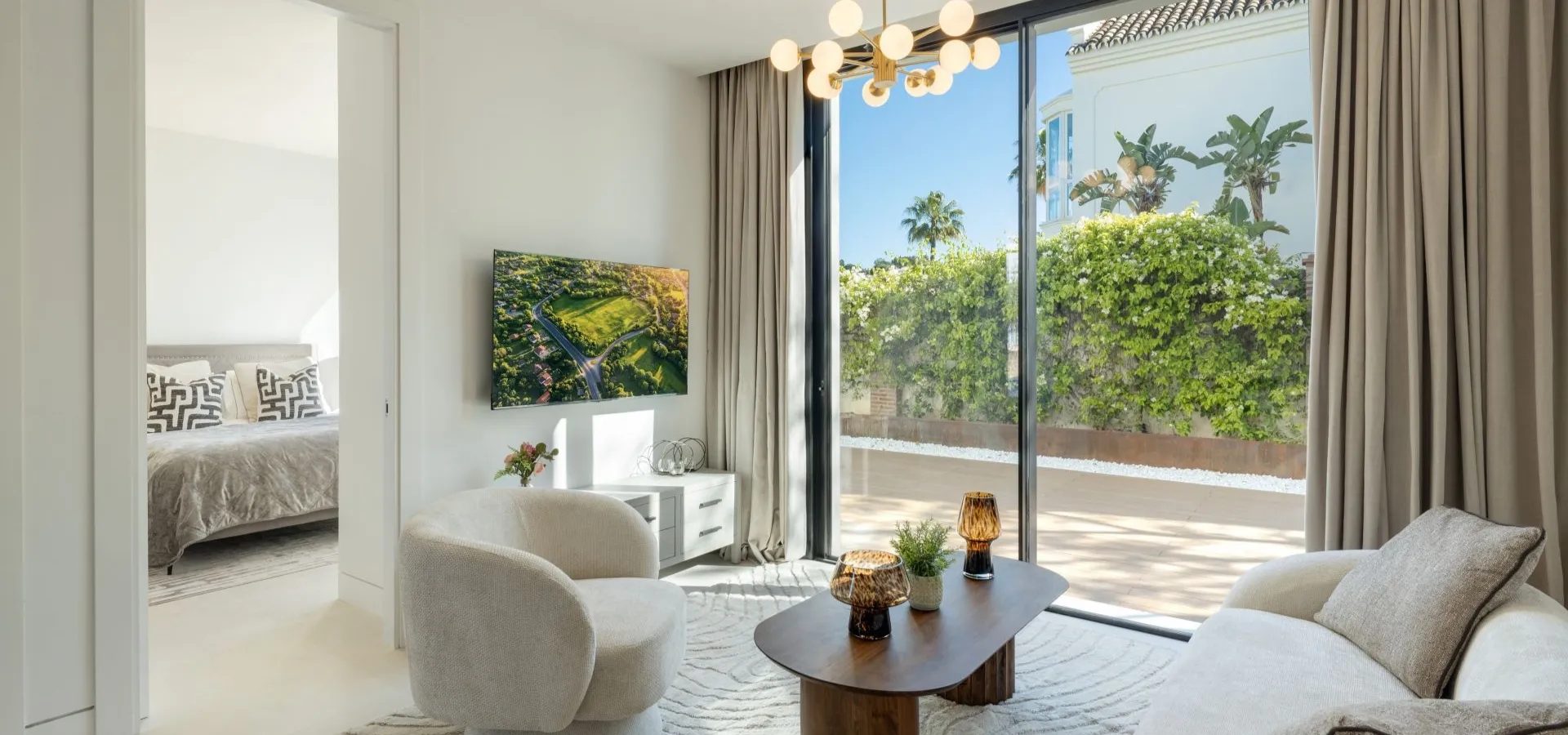 2,042 m² villa for sale in Marbella - View 6