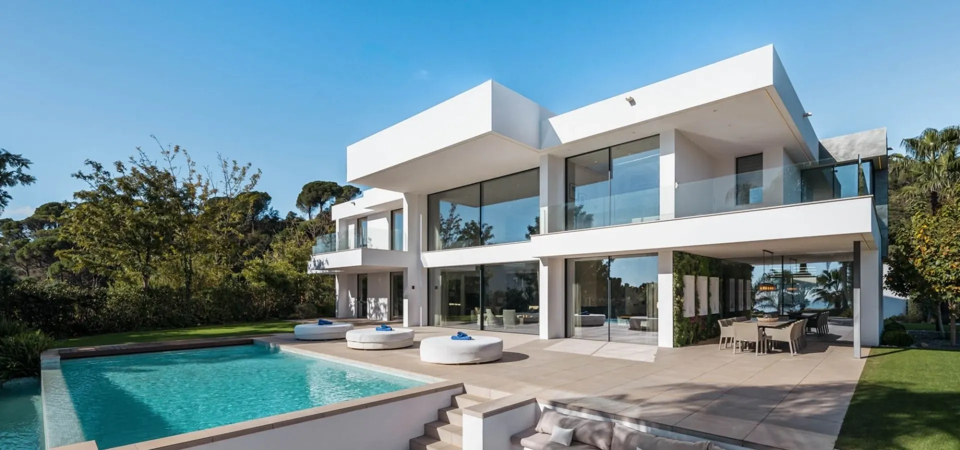 2616 m² Villa in Malaga, Spain - View 11