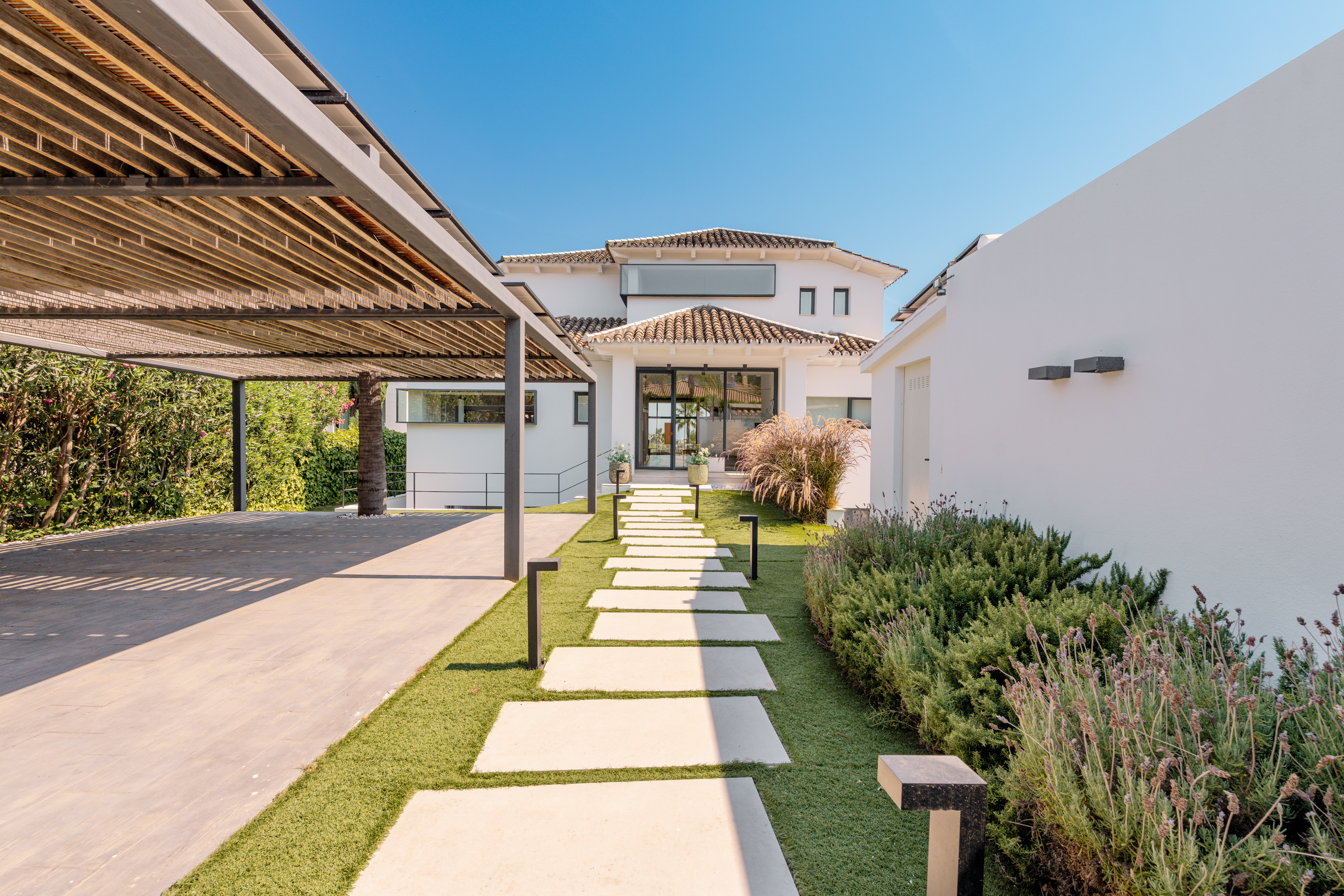 La Madrugada – Luxury Frontline Golf Villa - View 9