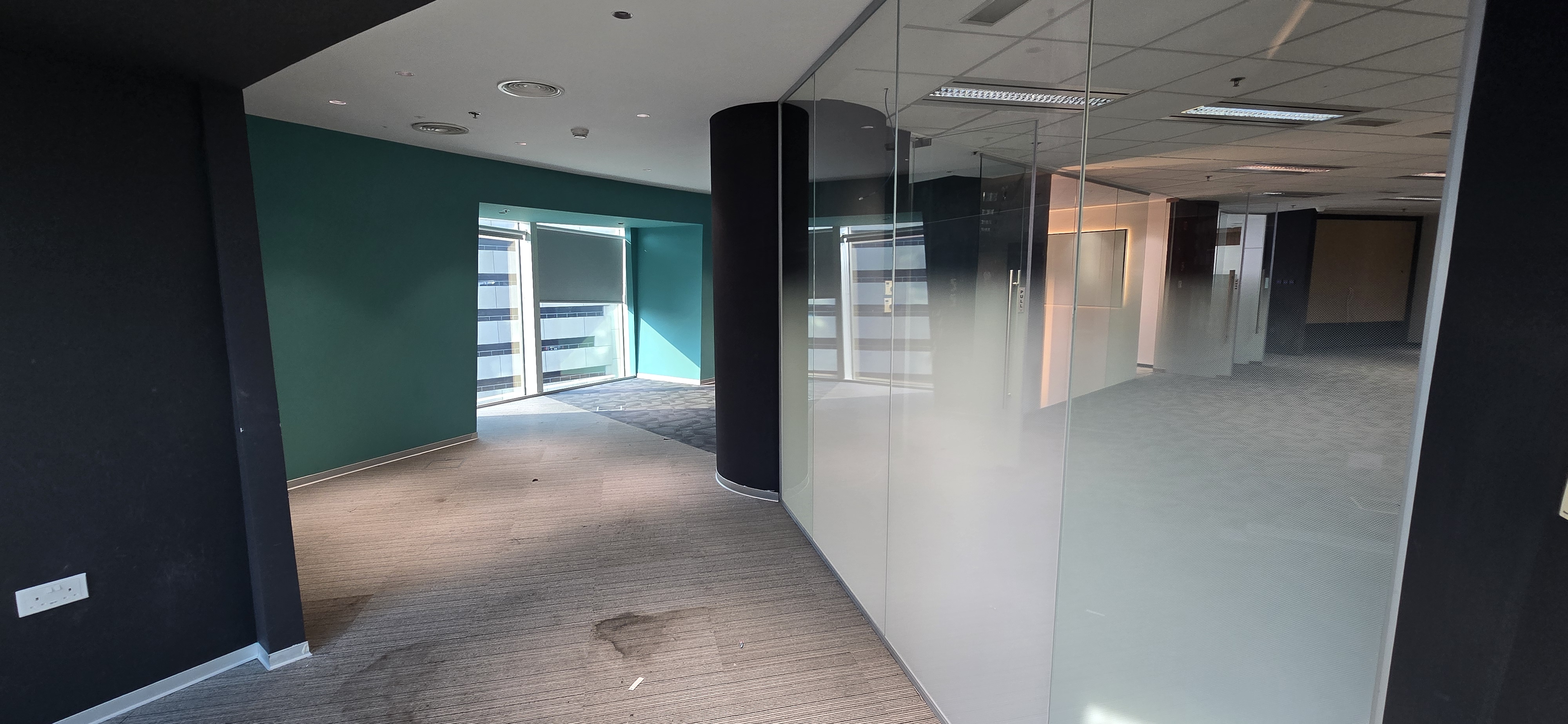 Fully Fitted | Prime Location | Ready to Move - View 20