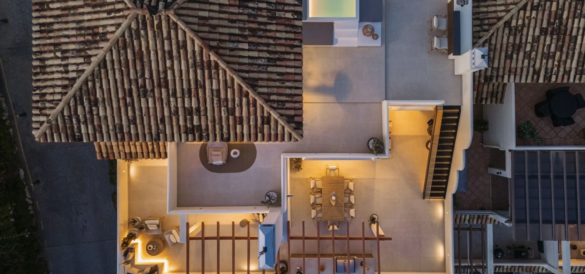 Elegant Duplex Penthouse for Sale in Nueva Andalucía - View 8