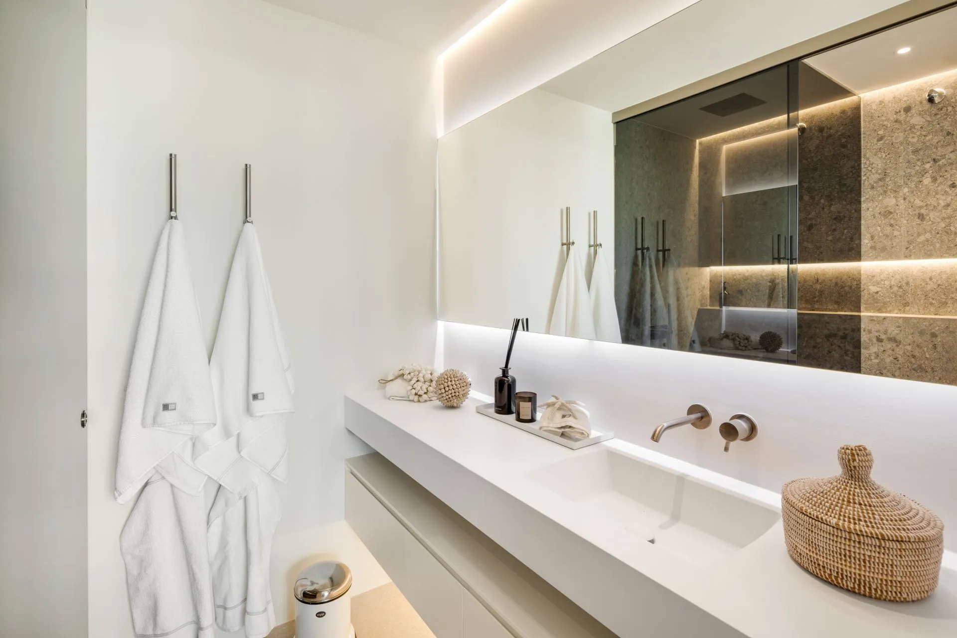 Modern Luxury Villa For Sale in Marbella - View 7