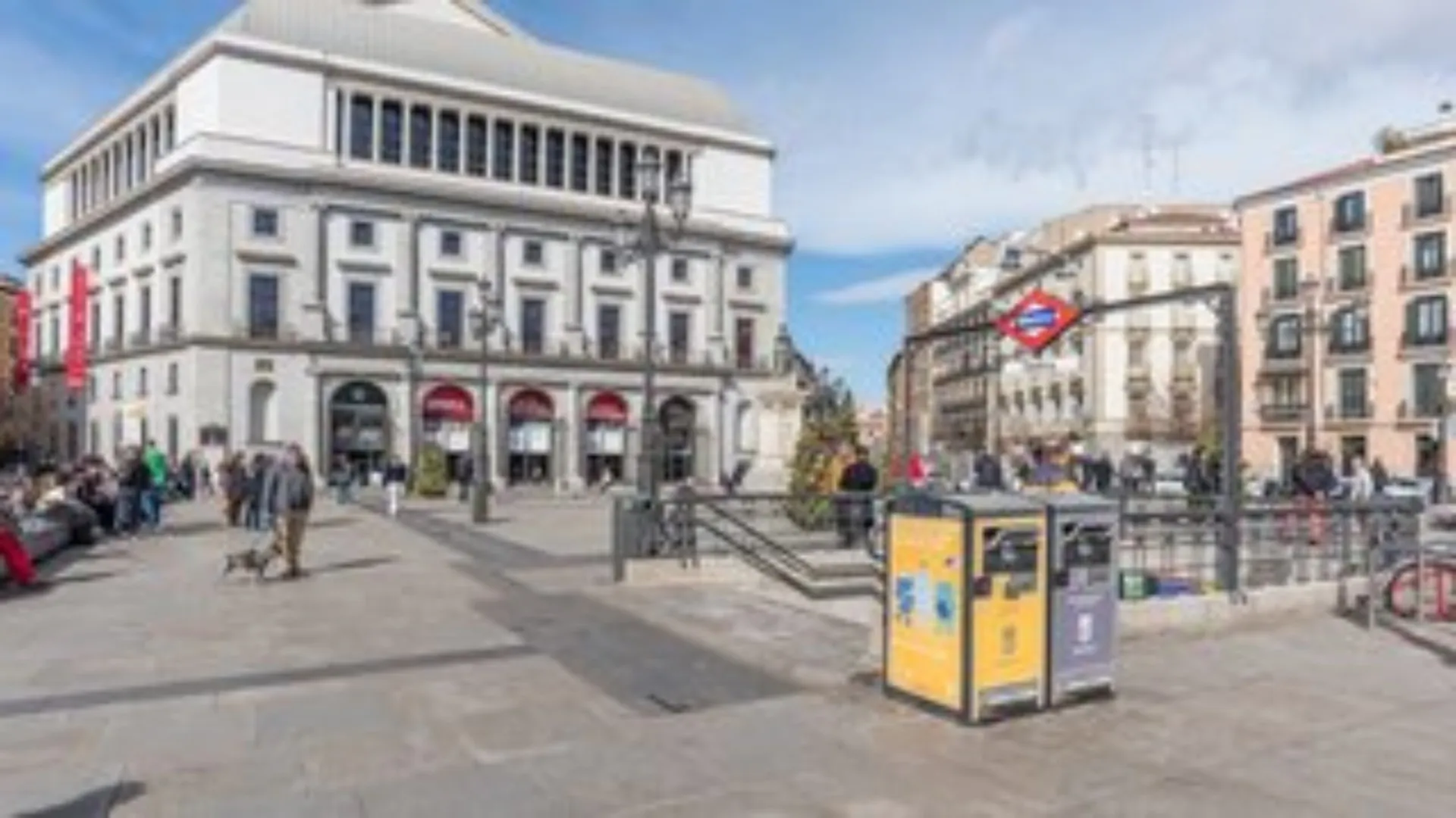 Bright & Spacious 3-Bedroom Apartment in the Heart of Madrid – Your Dream Home Awaits! - View 6