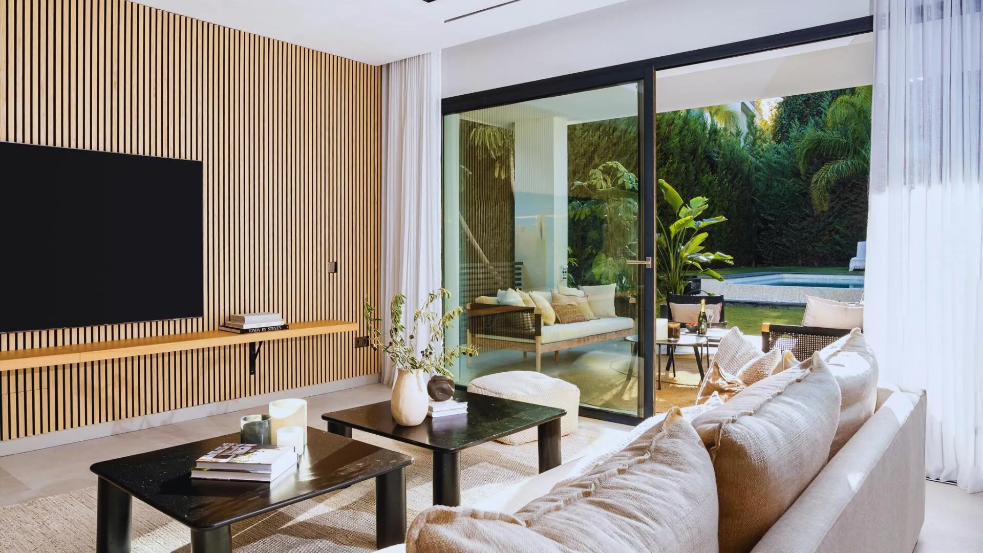 Luxurious Modern Villa for Sale in the Heart of Andalucia - View 7