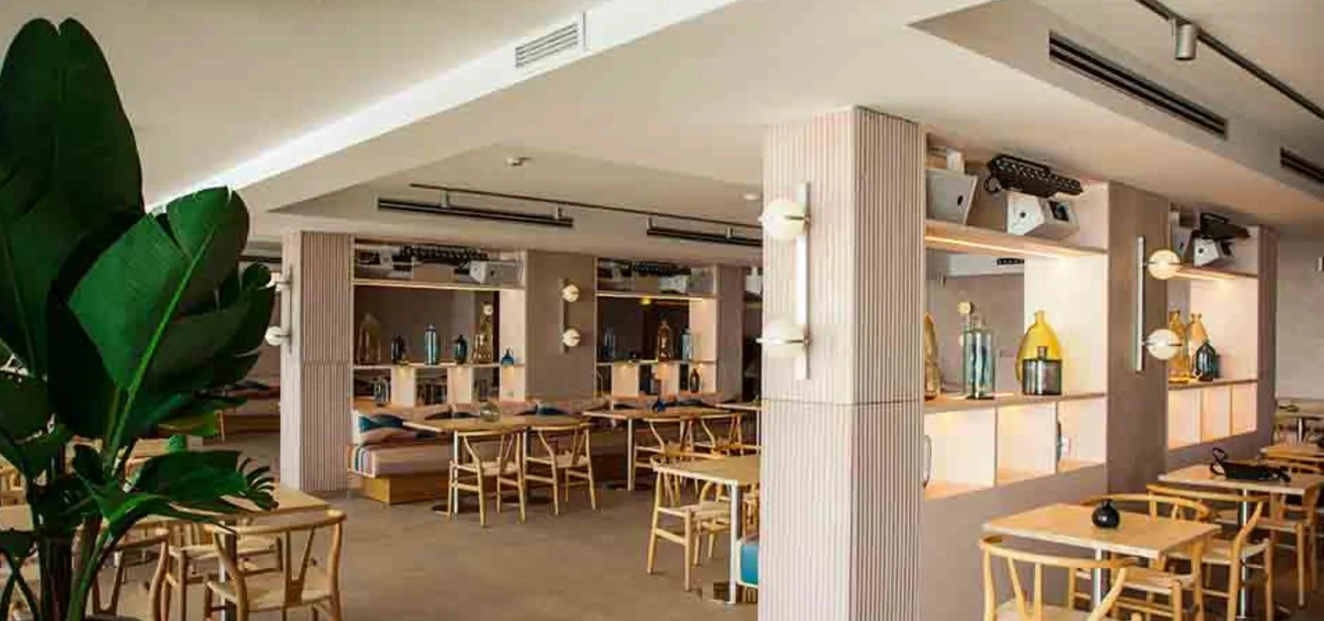 3,000 m² beach club for sale in Malaga - View 7