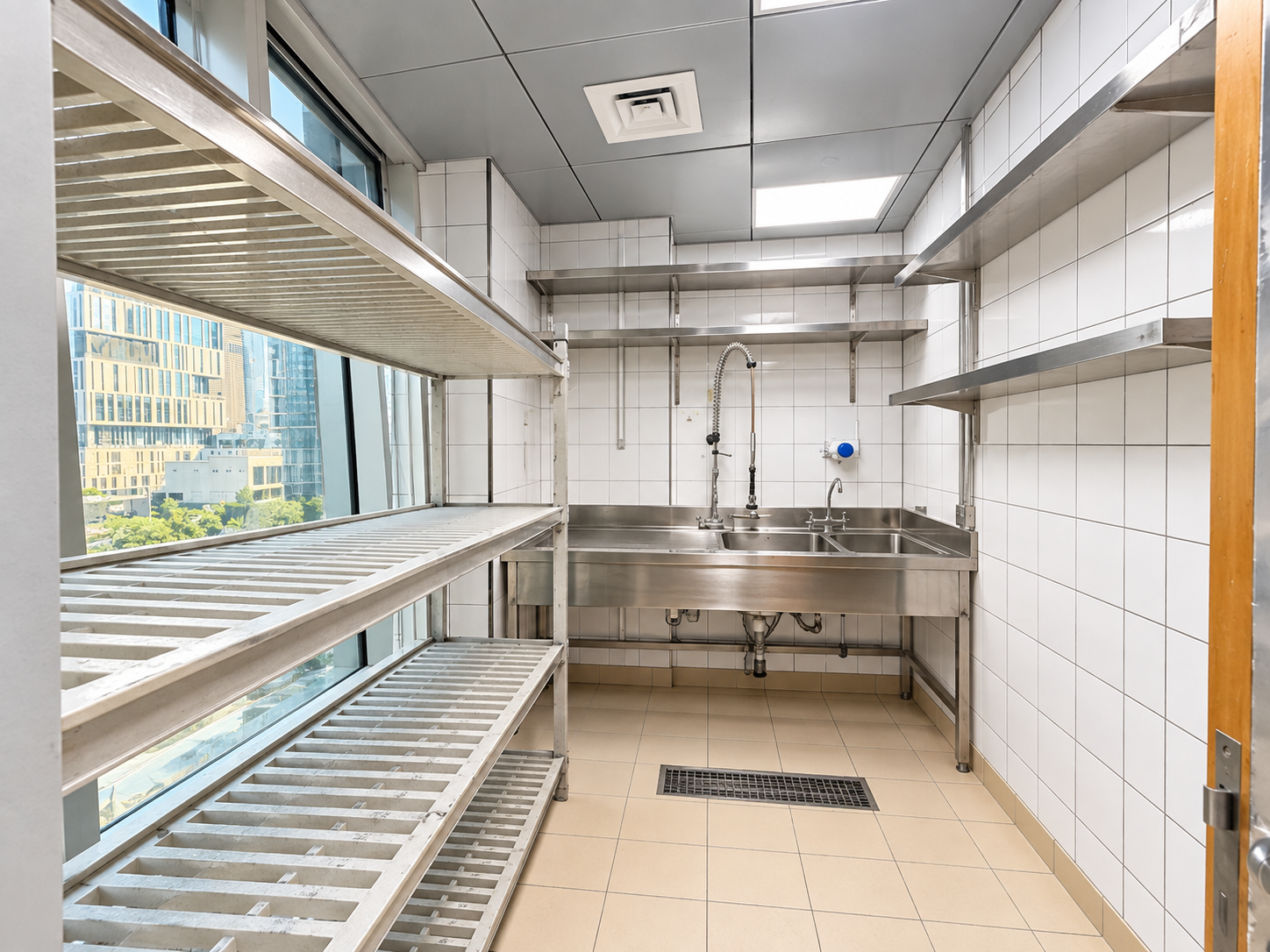 Modern Restaurant | Prime Location | Ready - View 10
