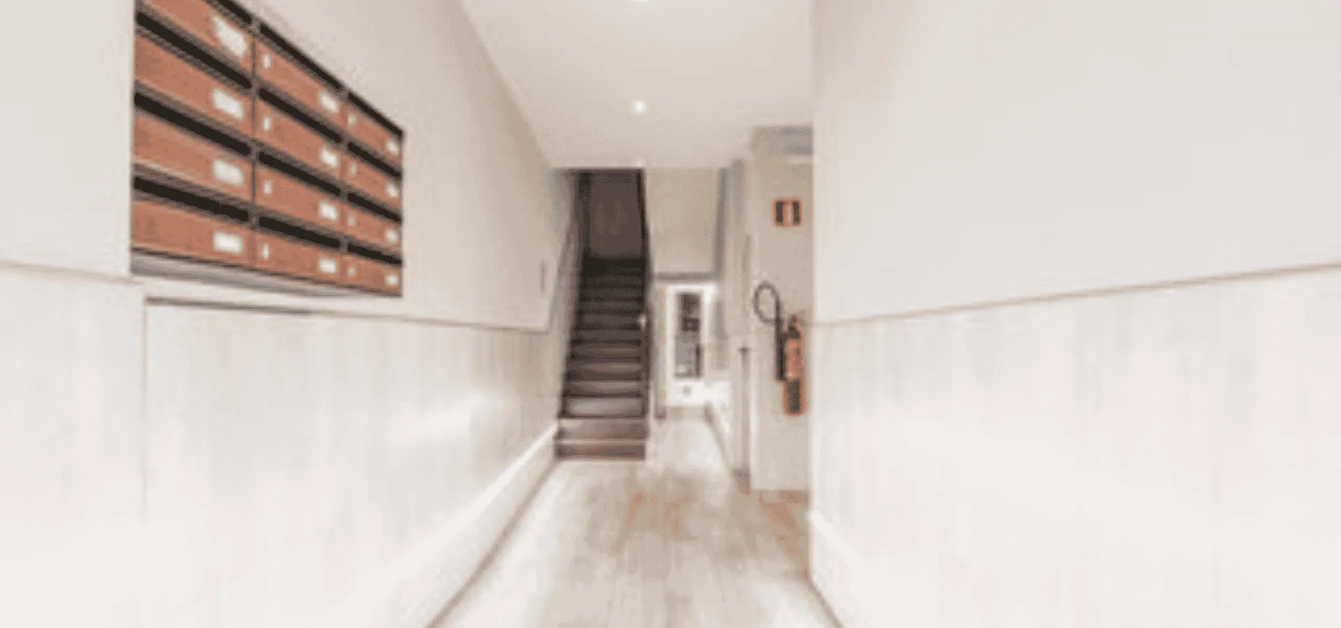 Elegant 3-Bedroom Apartment with Balcony and Modern Amenities - View 7