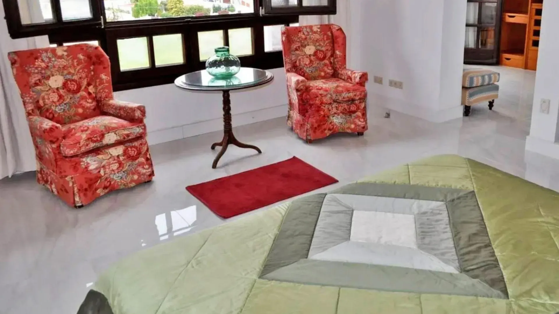 290 m2 villa for sale in Marbella - View 9