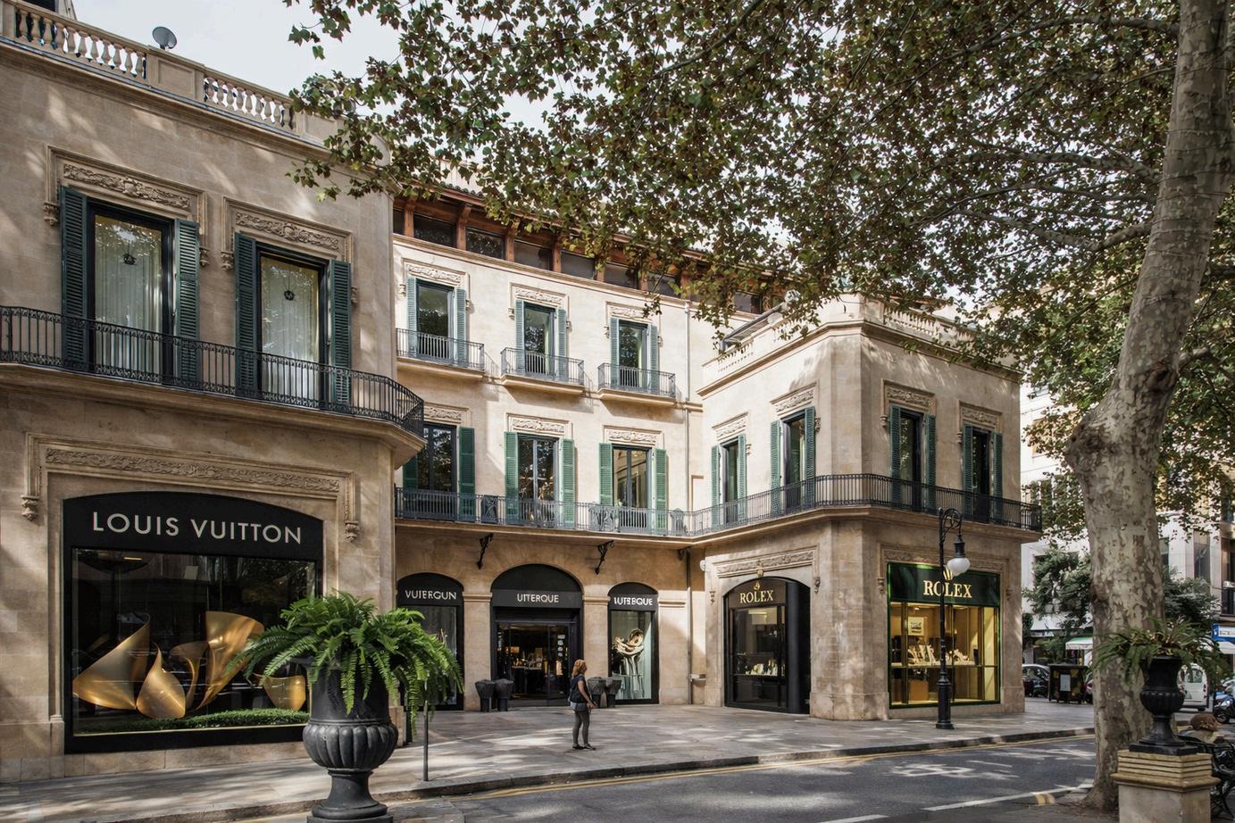 Five-Star Boutique Hotel in a Historic Palace for Sale in Paseo del Born, - View 10