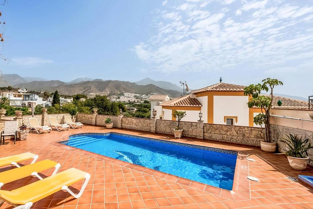 Villa with Private Pool and Sea Views in Nerja - View 17