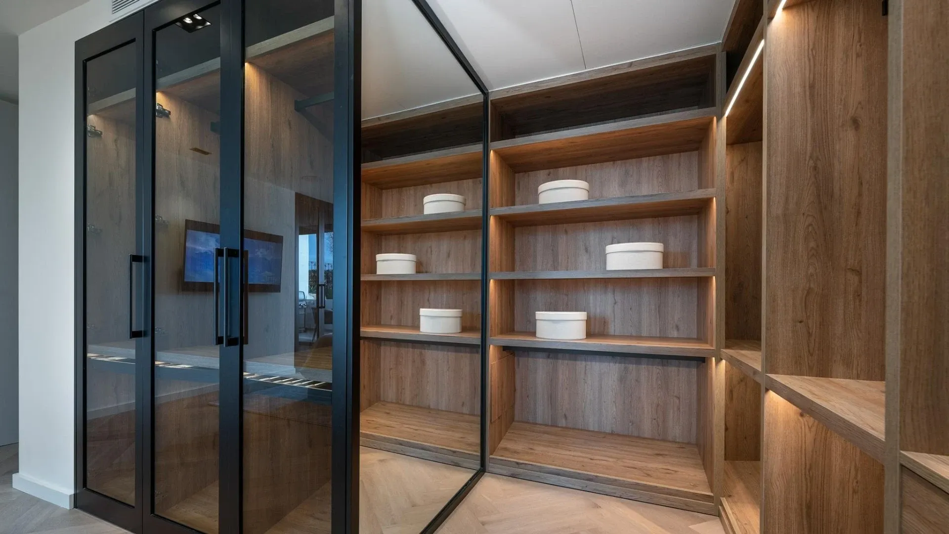 1048 m² luxury villa in Golden Mile - View 9