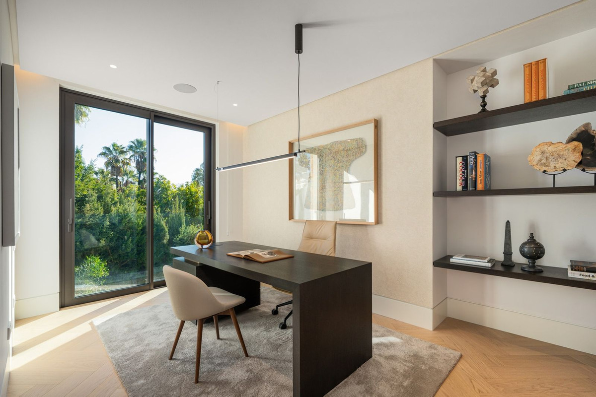 Marbella Hill Club Bespoke Mansion - View 20