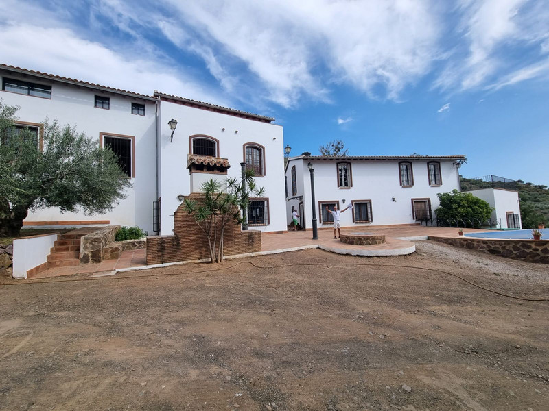 Exclusive Luxury Country Estate with Event Venue