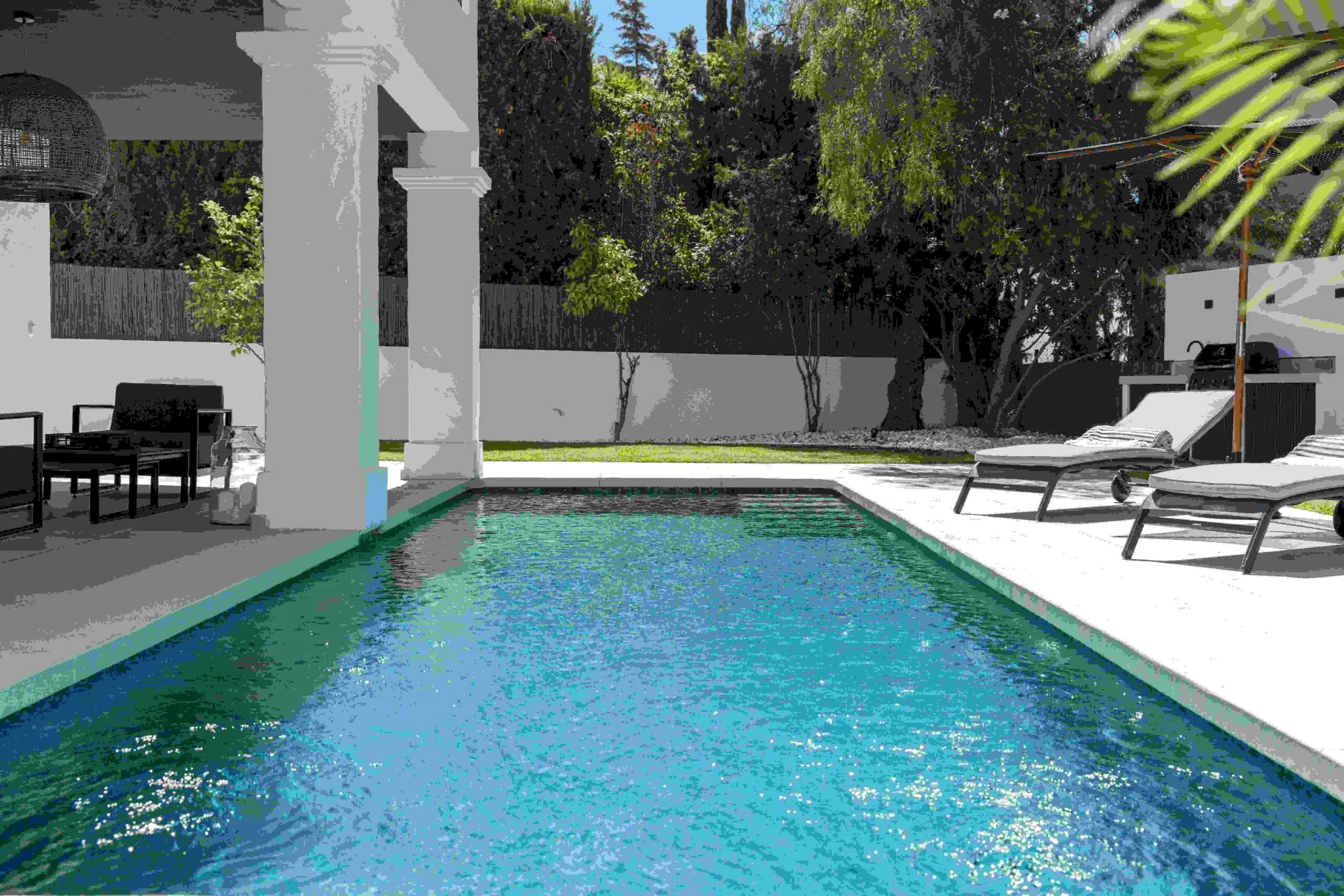 Modernist Villa for Sale with Private Pool and Scenic Views in Málaga’s Exclusive Urbanization - View 8