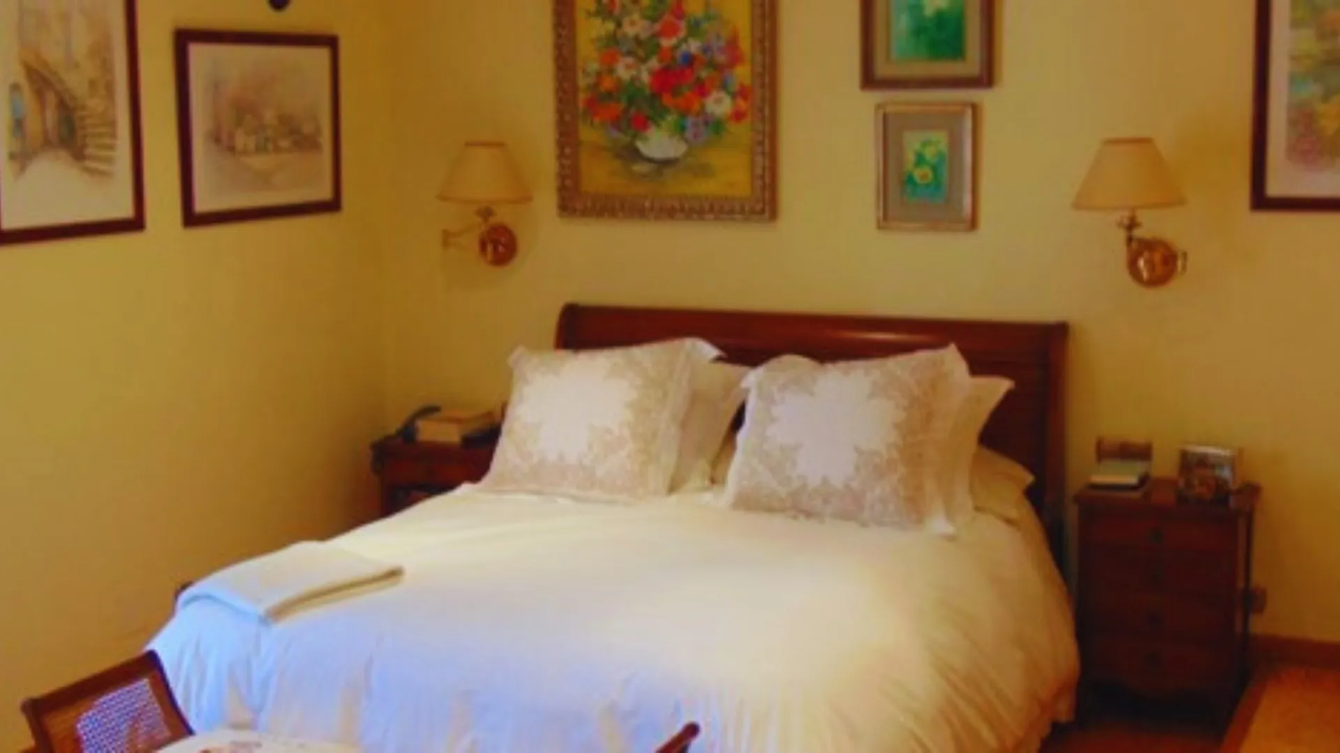 Exclusive 4-Bedroom Villa with Private Pool in Cadiz - View 6