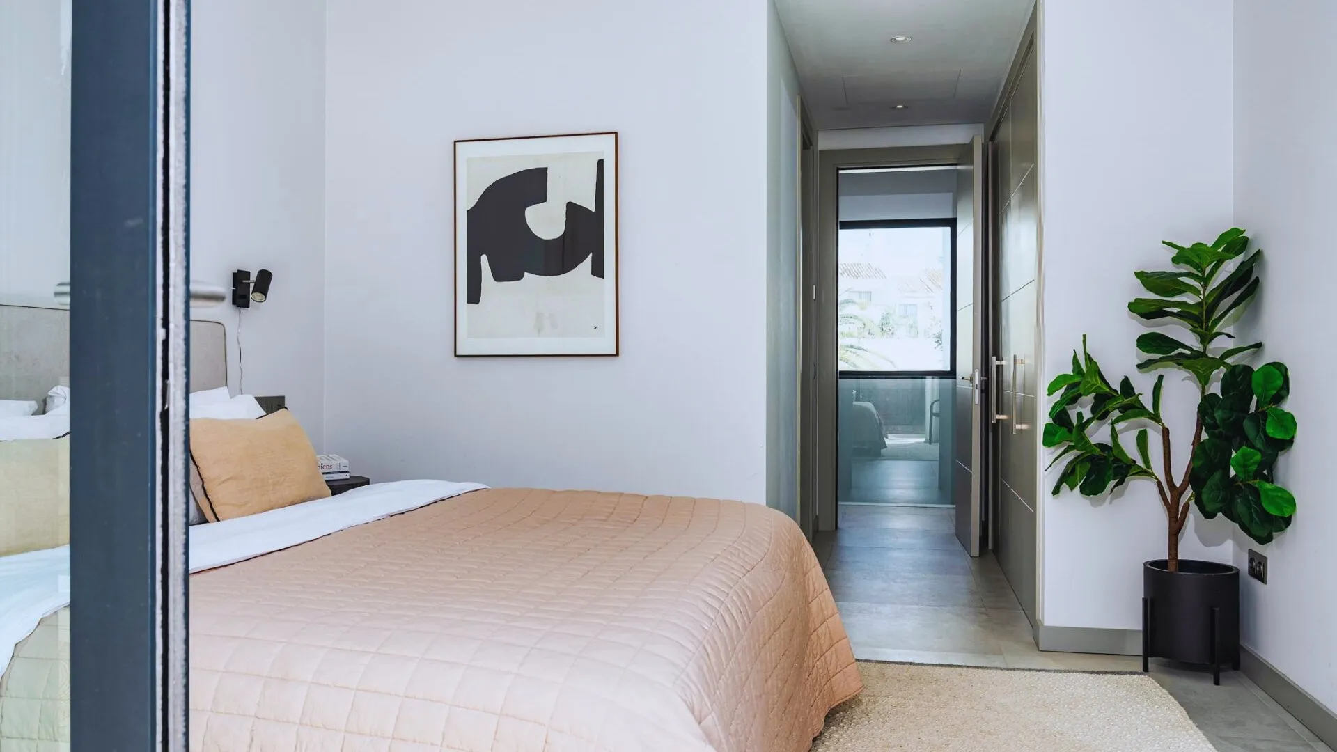 Luxurious Modern Villa for Sale in the Heart of Andalucia - View 8