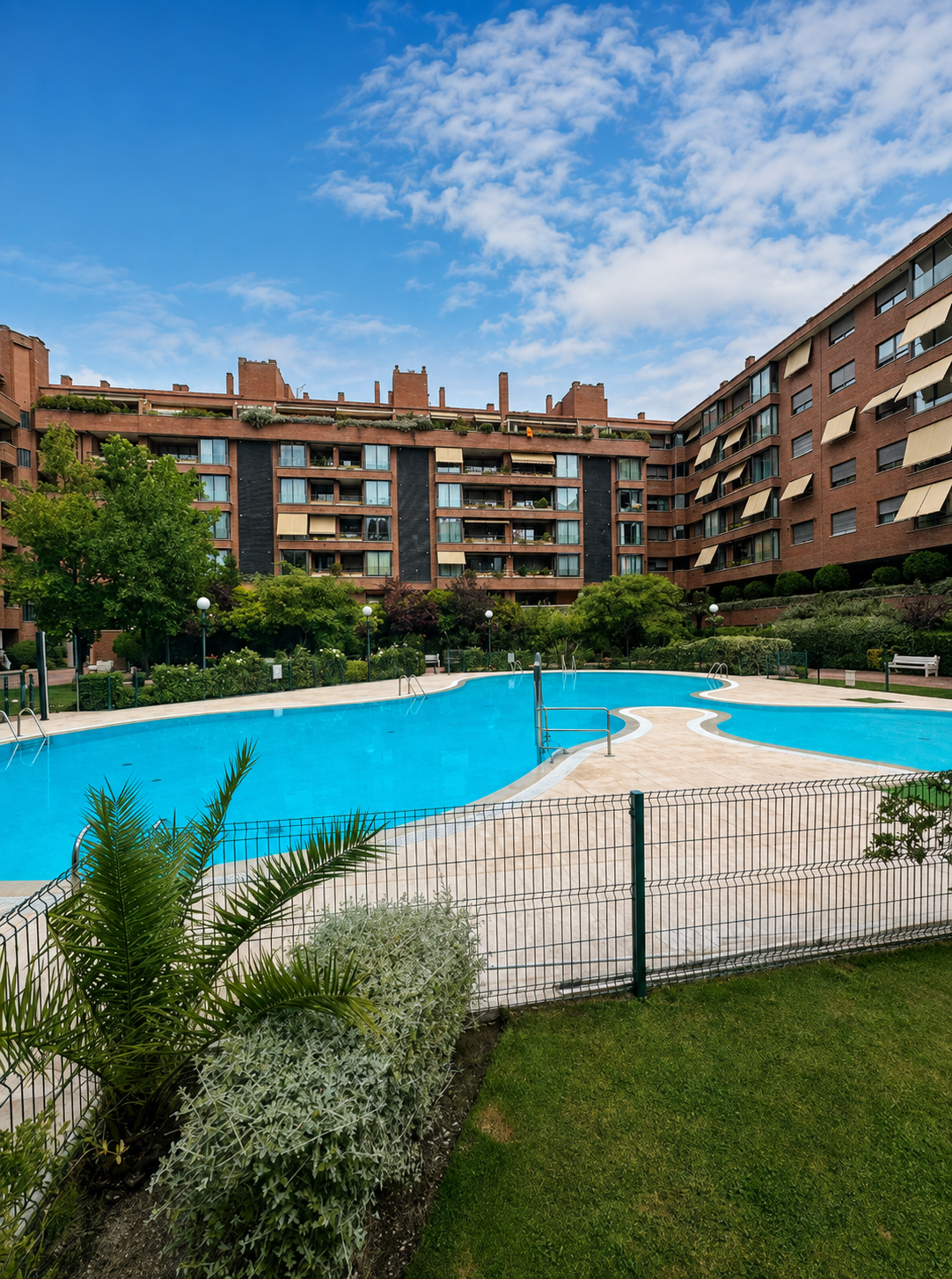 Luxury 4-Bedroom Apartment in Arroyo del Fresno, Madrid