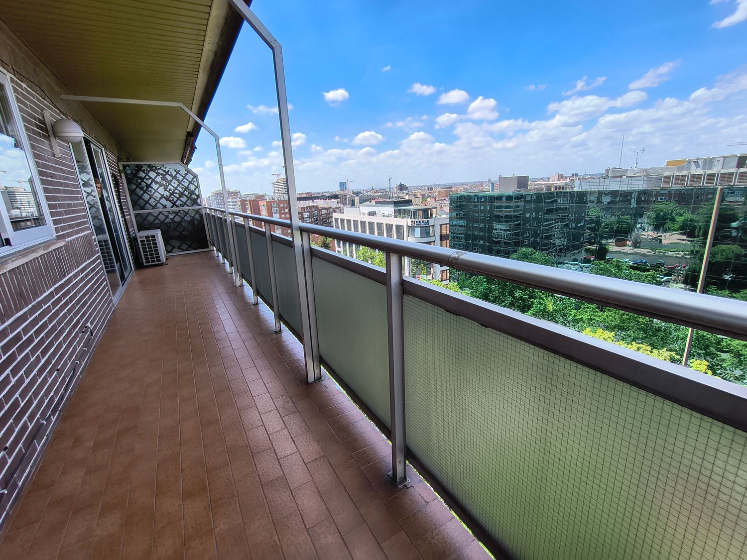 Exclusive residence with panoramic views and garaje in Ciudad Jardín - View 22