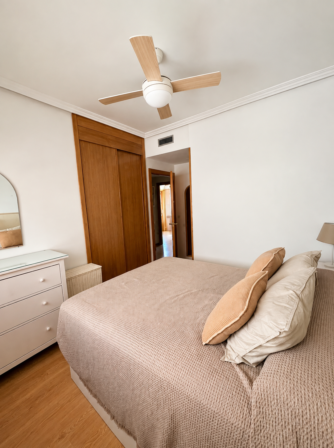 Luxury 4-Bedroom Apartment in Arroyo del Fresno, Madrid - View 14