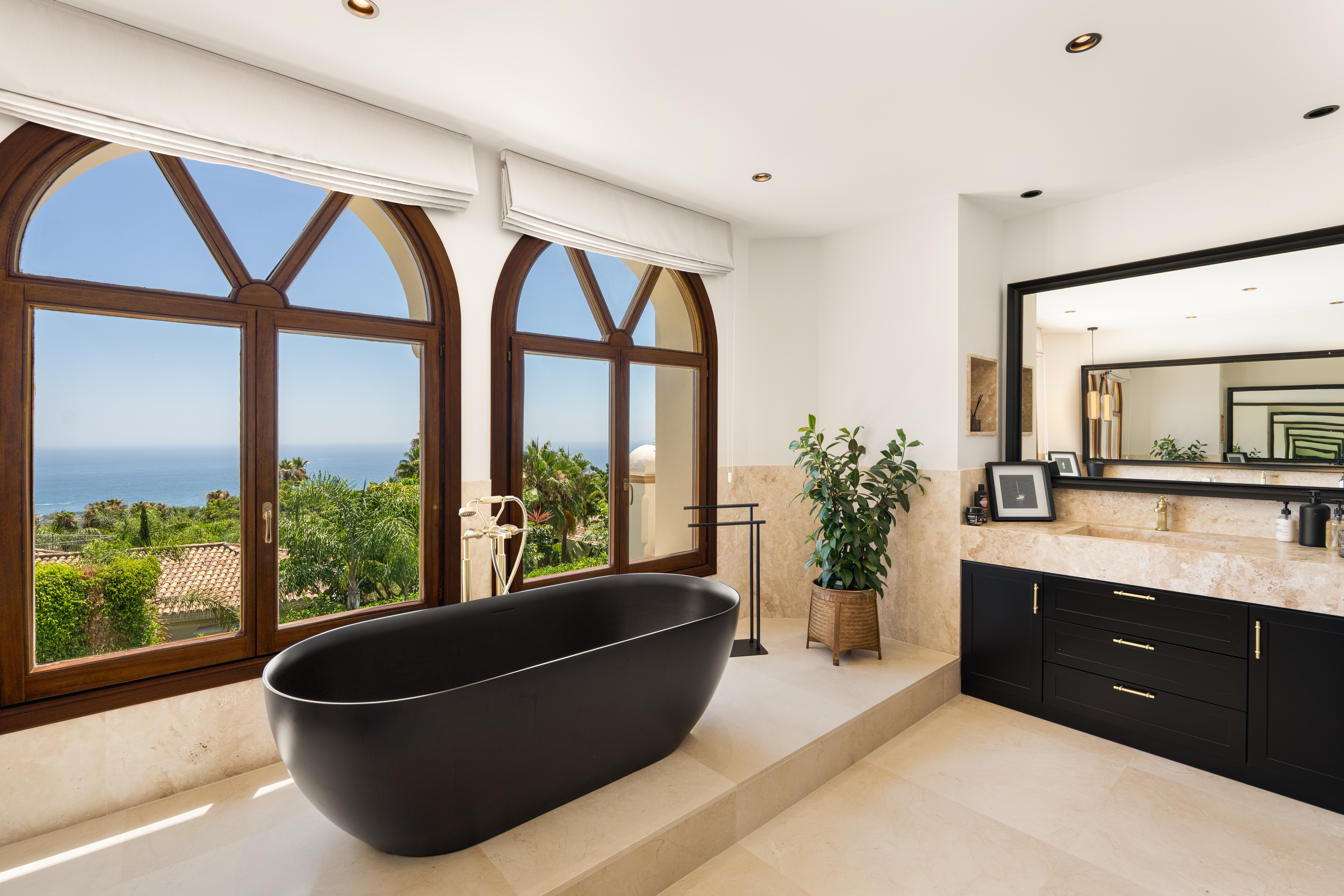 Villa Serenata – Luxury Villa in Sierra Blanca - View 12