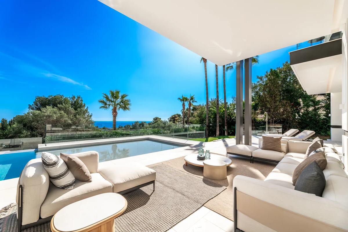 Contemporary Architectural Masterpiece in Cascada de Camoján, Marbella - View 6