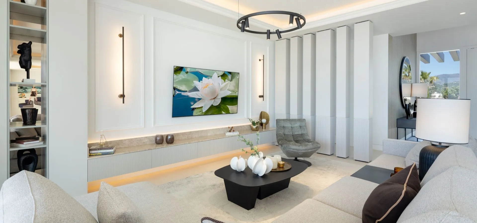 2,042 m² villa for sale in Marbella - View 10