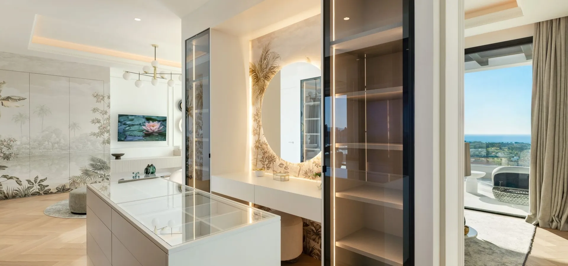 2,042 m² villa for sale in Marbella - View 9