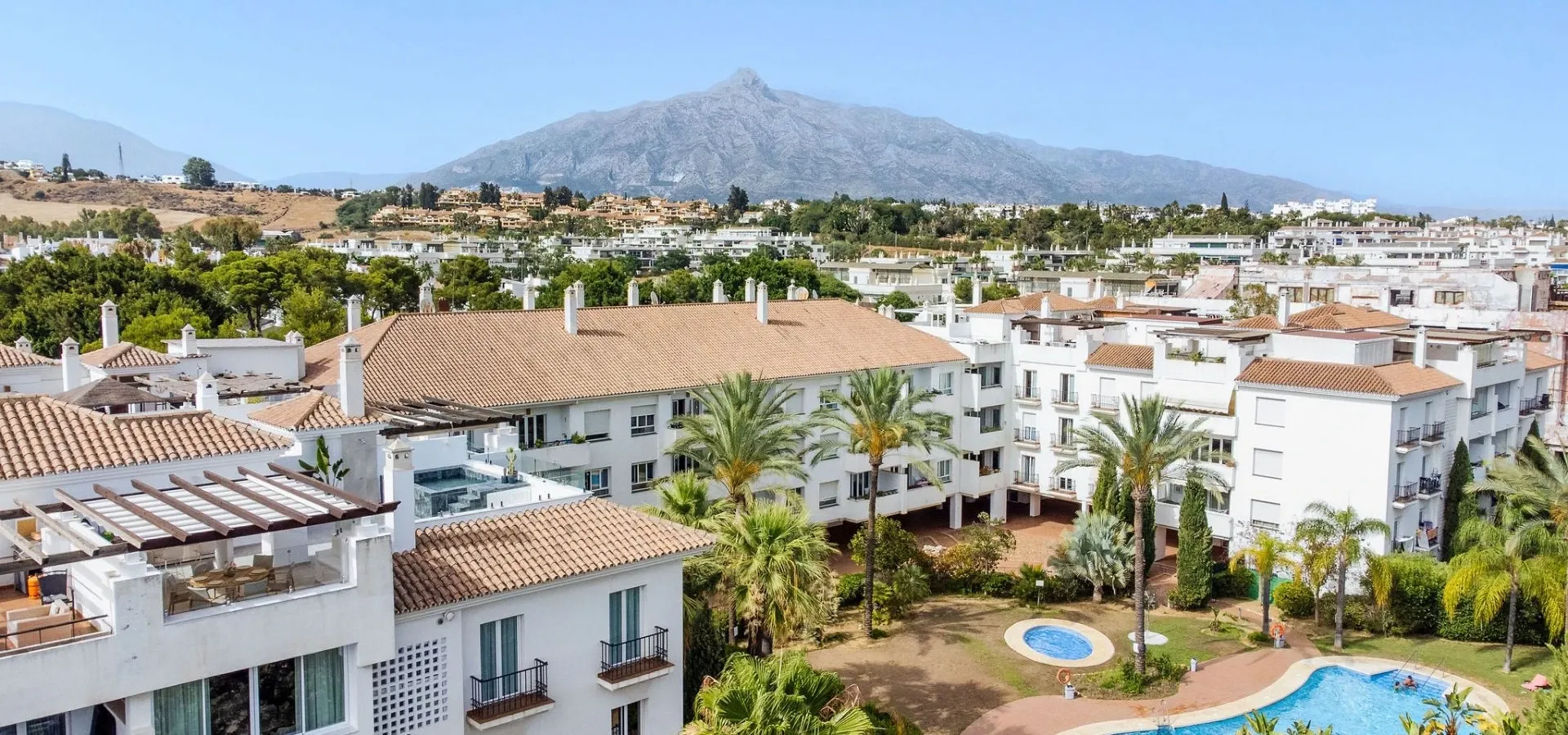 187 m² luxurious penthouse for sale in Marbella - View 11