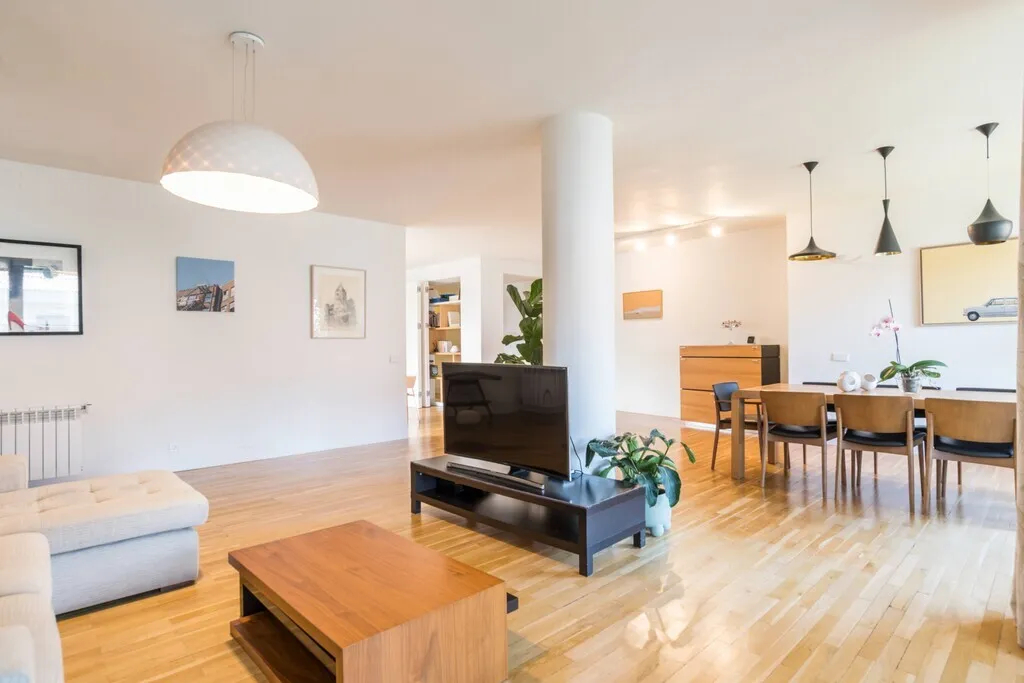 Luxury Apartment in Almagro - View 15