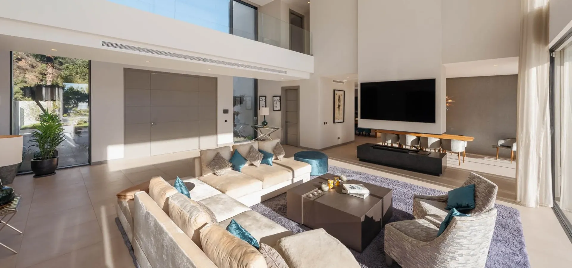 573 m² villa for sale in El Madroñal - View 7