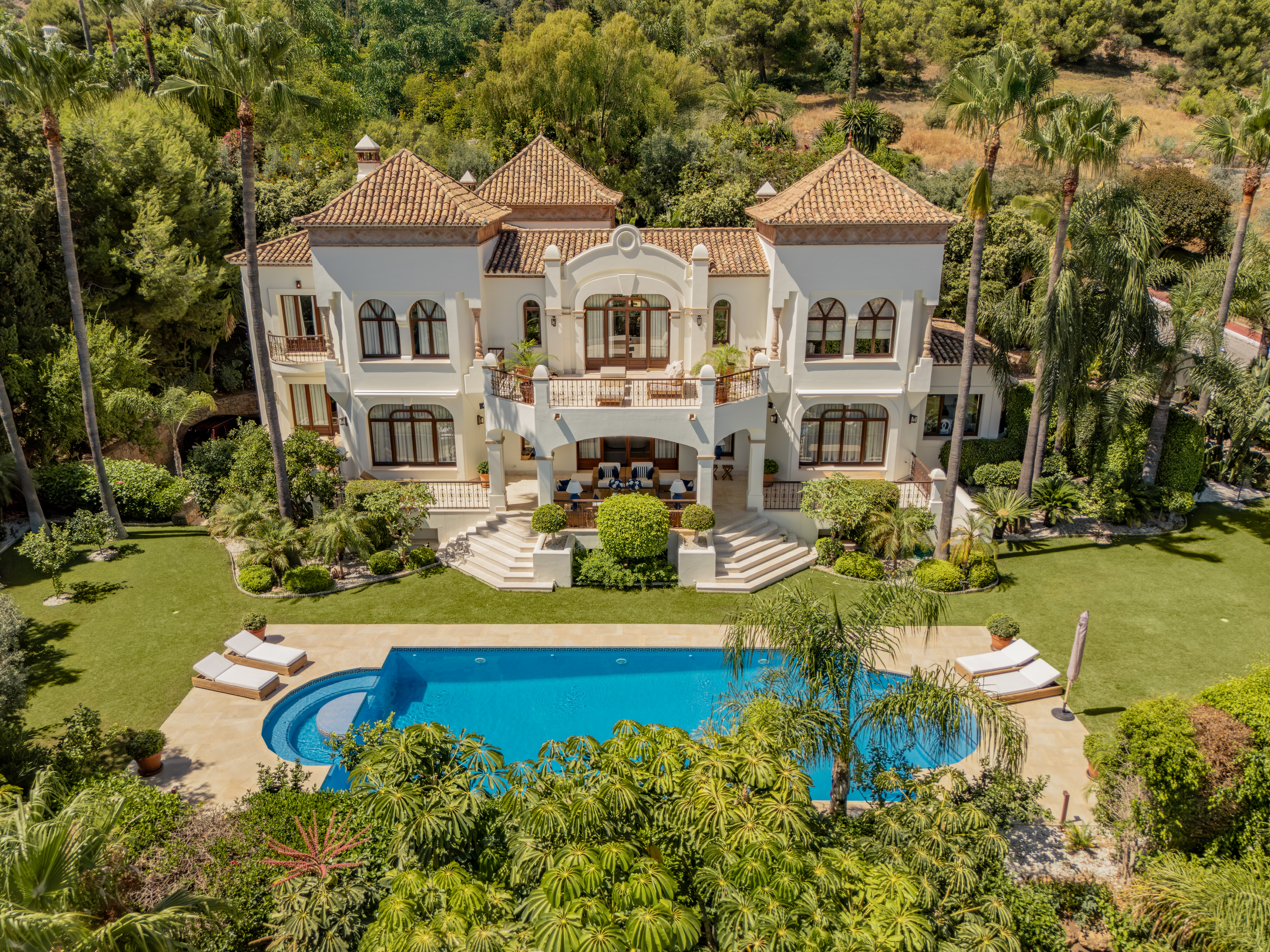 Villa Serenata – Luxury Villa in Sierra Blanca - View 17