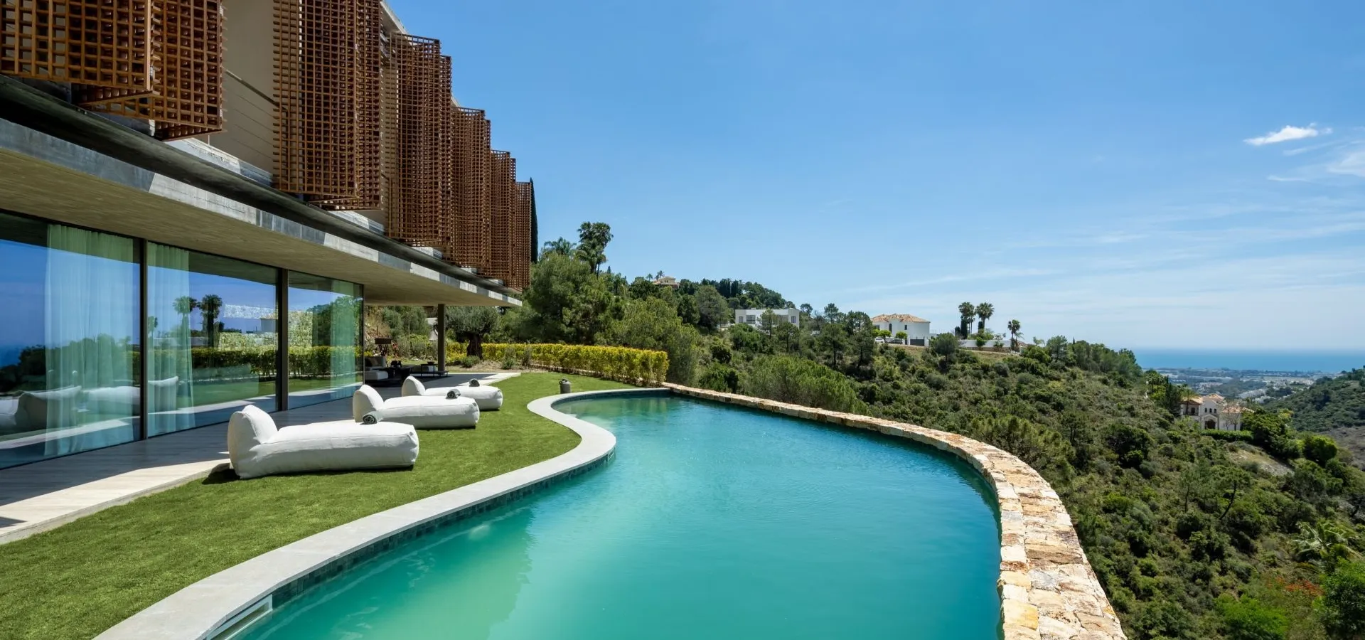 1,163 m² villa for sale in Benahavís - View 6