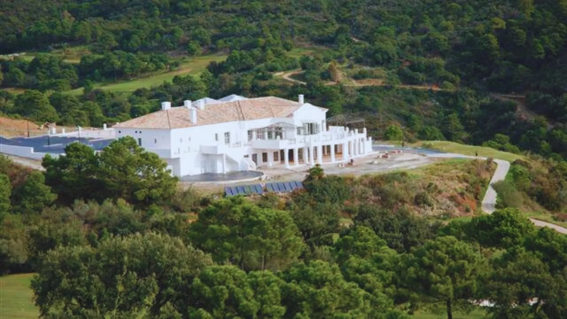 117,941m² Prime Off-Plan Land with Clubhouse Potential - View 7