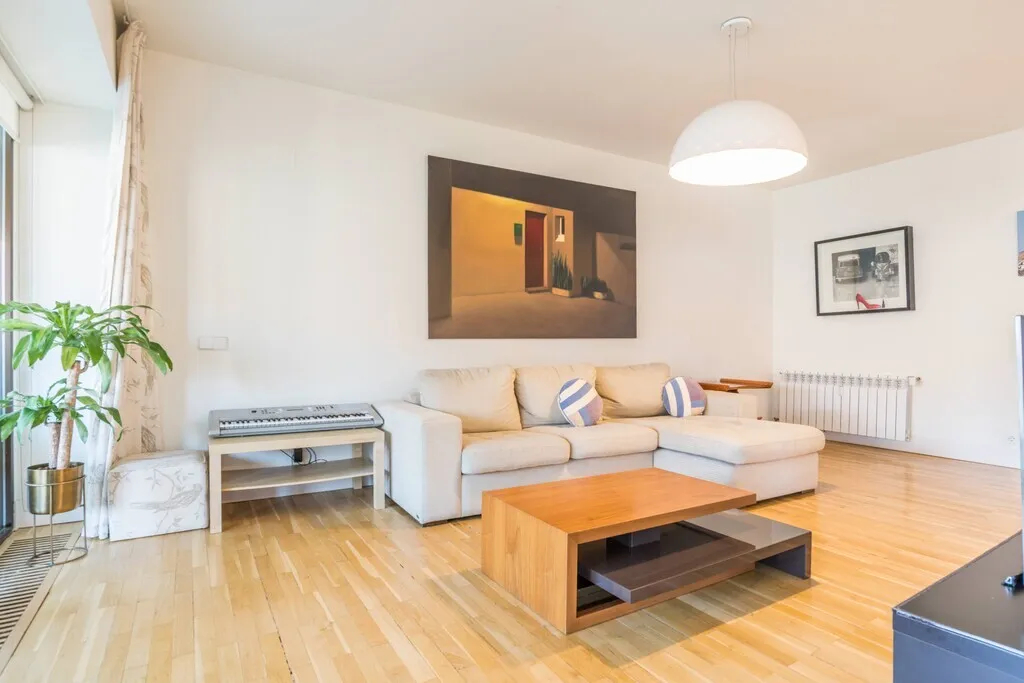 Luxury Apartment in Almagro - View 16