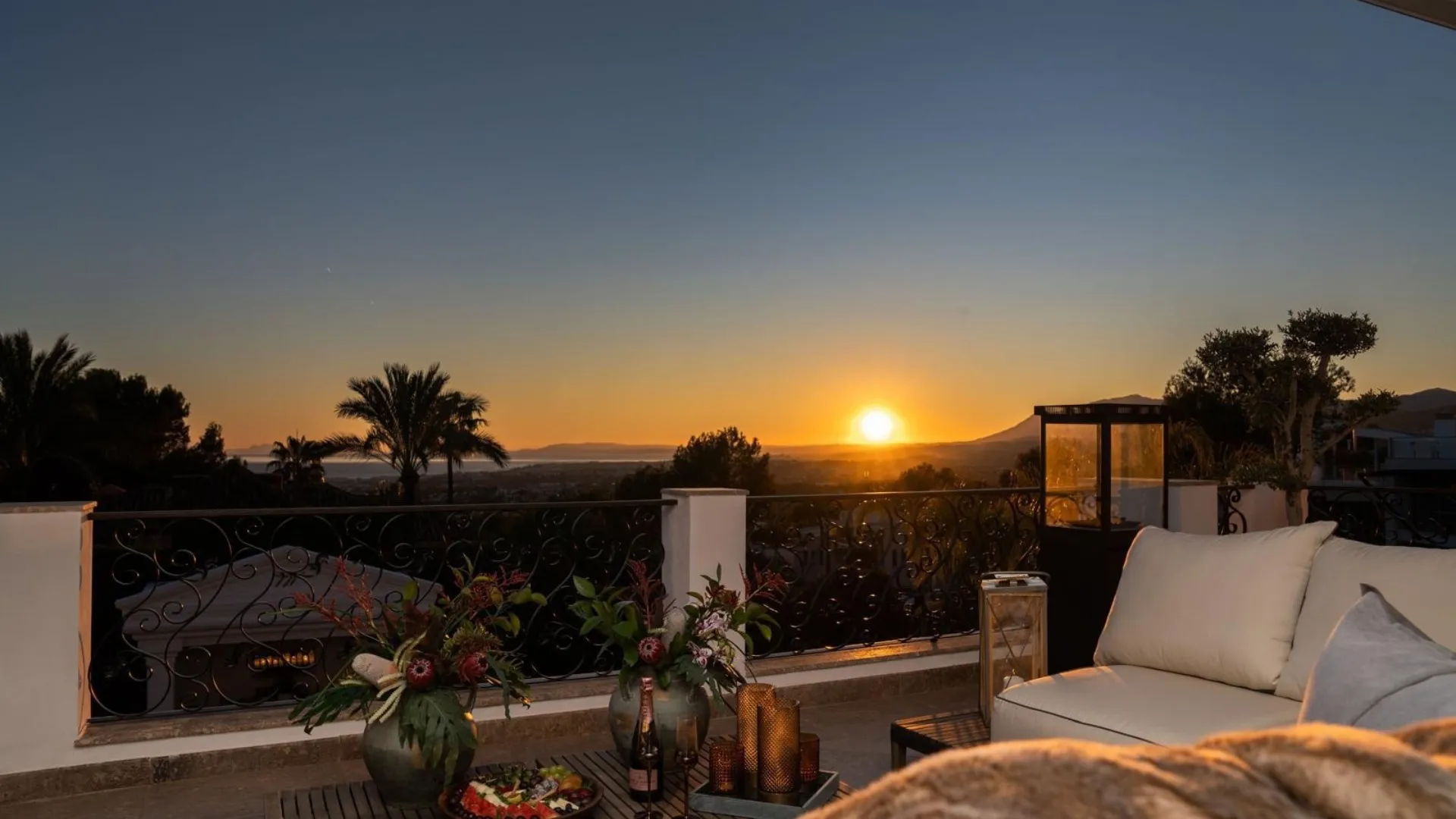 Apartment Marbella – Frontline Beach Luxury in Puente Romano - View 10