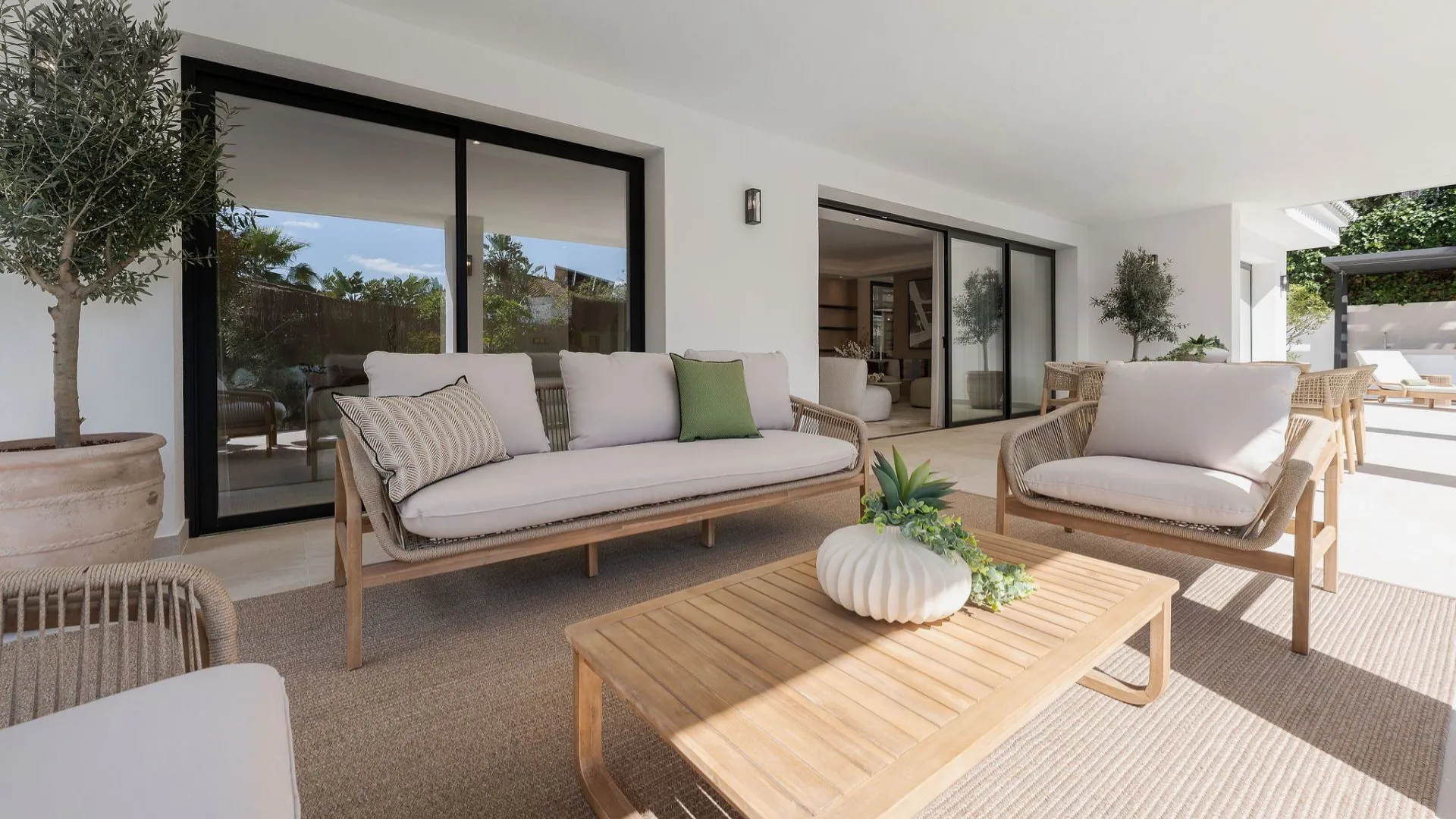 290 m² villa for sale in Marbella - View 6